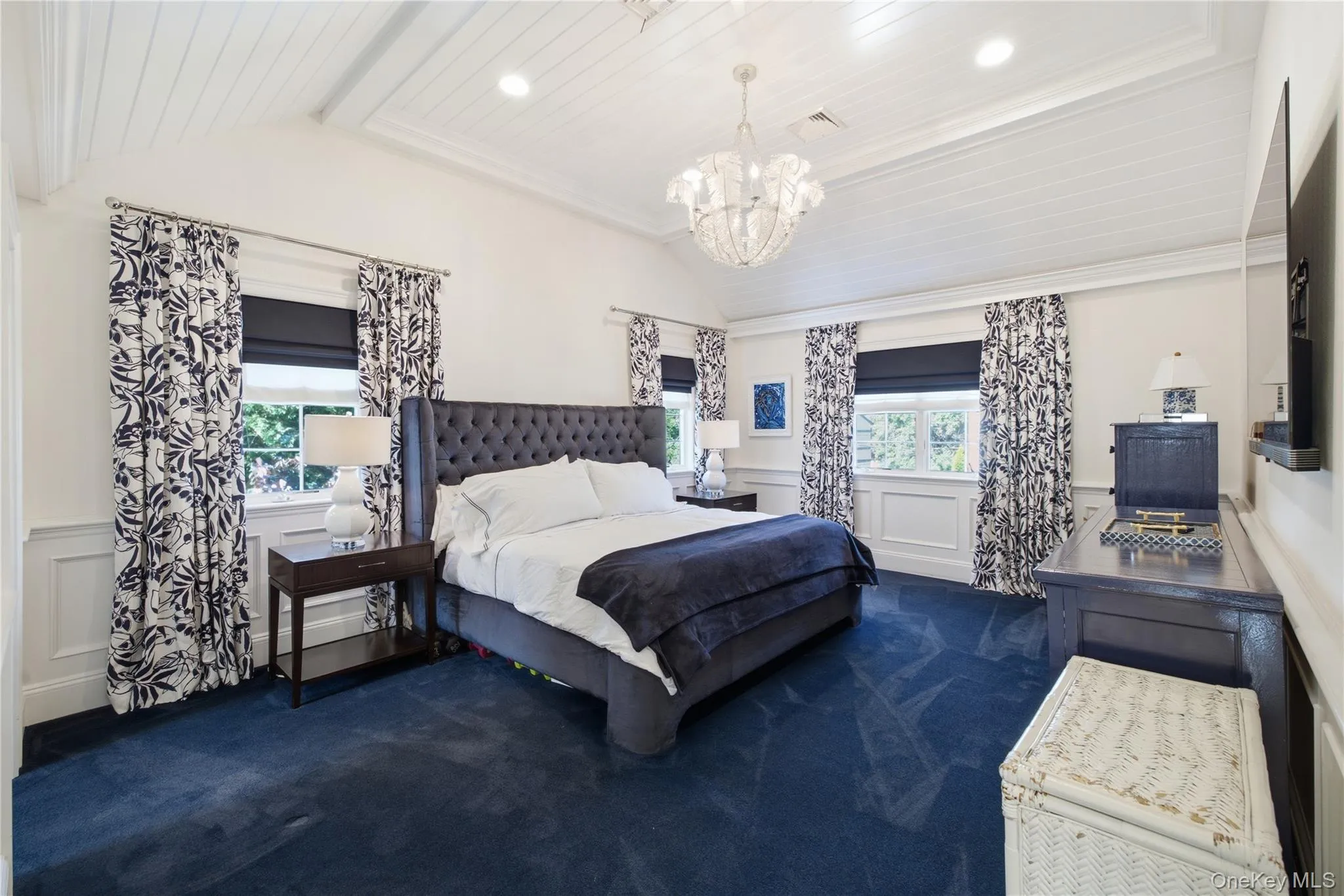 Bright & Spacious Primary w/ Cathedral Ceiling & Shiplap ! Bright & Spacious Primary w/ Cathedral Ceiling & Shiplap !