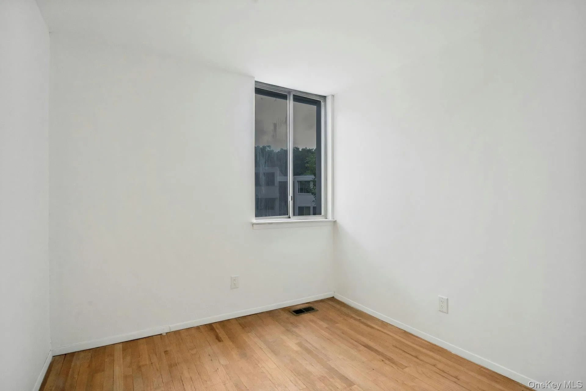 1118 Colony Drive, Greenburgh, NY, 4 Bedrooms Bedrooms, 9 Rooms Rooms,2 BathroomsBathrooms,Residential,For Rent,Colony,0,1014749 1118 Colony Drive, Greenburgh, NY, 4 Bedrooms Bedrooms, 9 Rooms Rooms,2 BathroomsBathrooms,Residential,For Rent,Colony,0,1014749