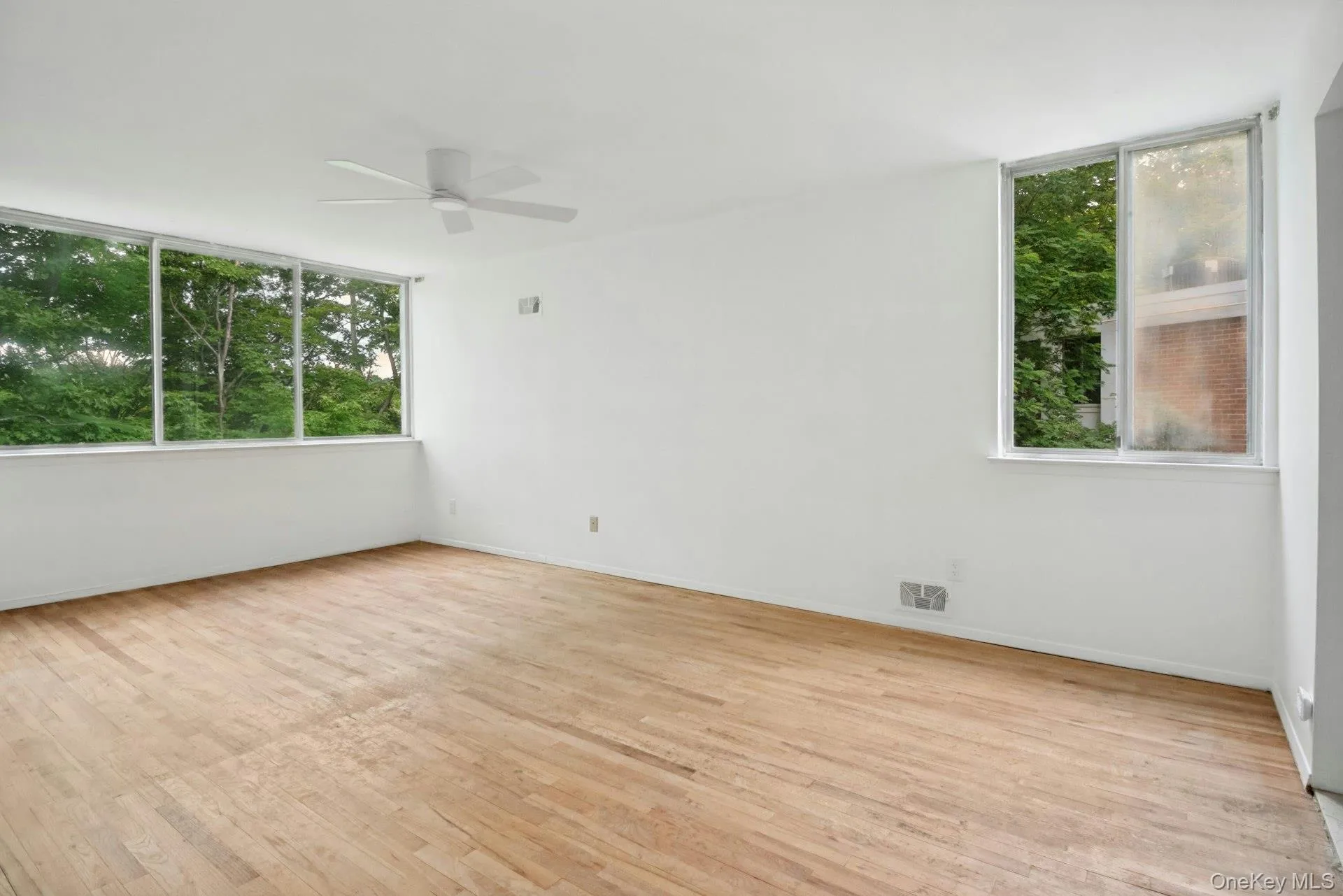 1118 Colony Drive, Greenburgh, NY, 4 Bedrooms Bedrooms, 9 Rooms Rooms,2 BathroomsBathrooms,Residential,For Rent,Colony,0,1014749 1118 Colony Drive, Greenburgh, NY, 4 Bedrooms Bedrooms, 9 Rooms Rooms,2 BathroomsBathrooms,Residential,For Rent,Colony,0,1014749