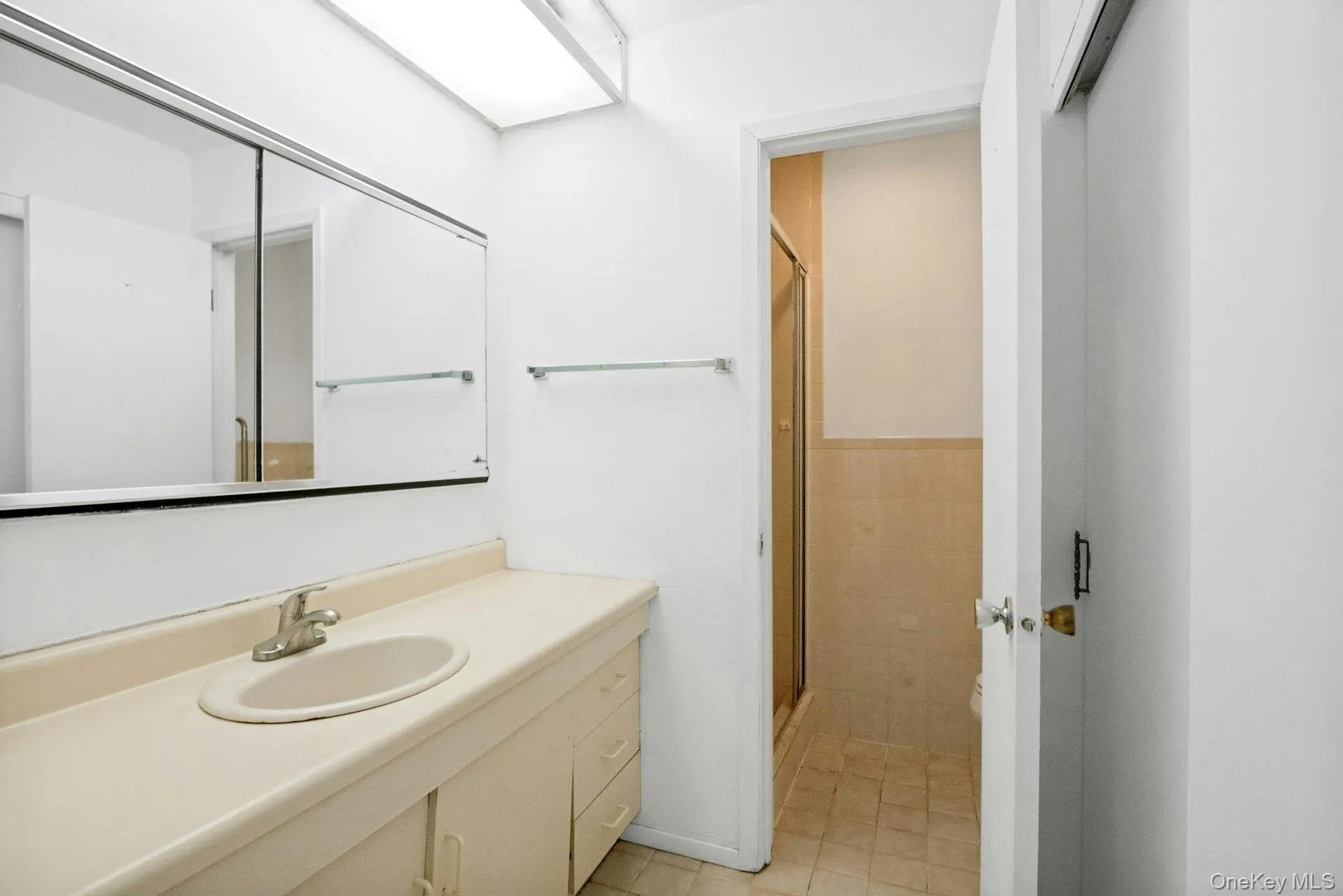 1118 Colony Drive, Greenburgh, NY, 4 Bedrooms Bedrooms, 9 Rooms Rooms,2 BathroomsBathrooms,Residential,For Rent,Colony,0,1014749 1118 Colony Drive, Greenburgh, NY, 4 Bedrooms Bedrooms, 9 Rooms Rooms,2 BathroomsBathrooms,Residential,For Rent,Colony,0,1014749