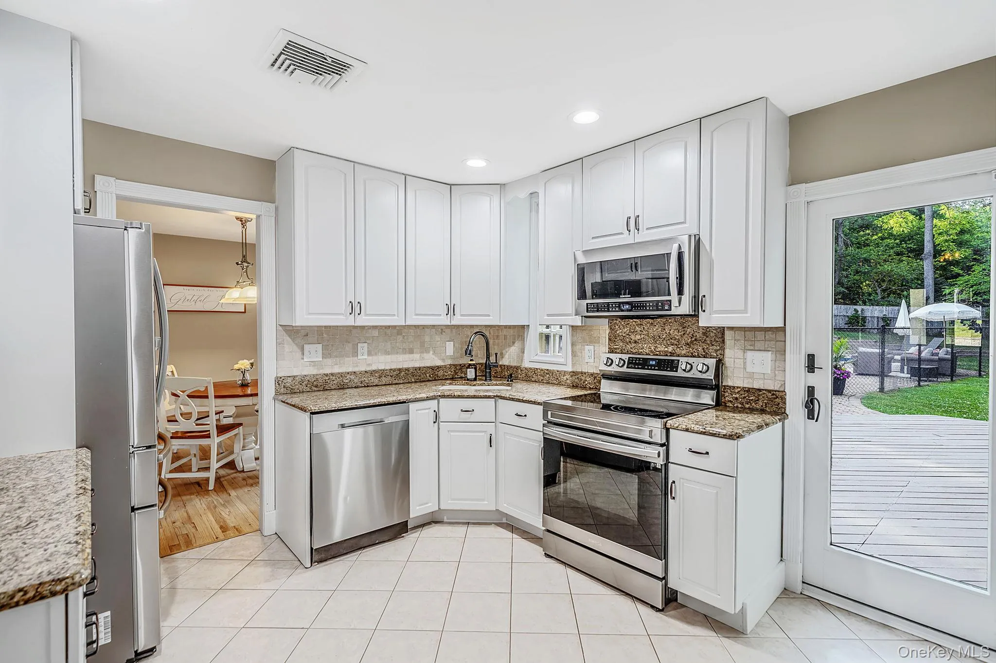 93 Country Road, Brookhaven, NY, 4 Bedrooms Bedrooms, 11 Rooms Rooms,2 BathroomsBathrooms,Residential,For Rent,Country,0,1014757 93 Country Road, Brookhaven, NY, 4 Bedrooms Bedrooms, 11 Rooms Rooms,2 BathroomsBathrooms,Residential,For Rent,Country,0,1014757