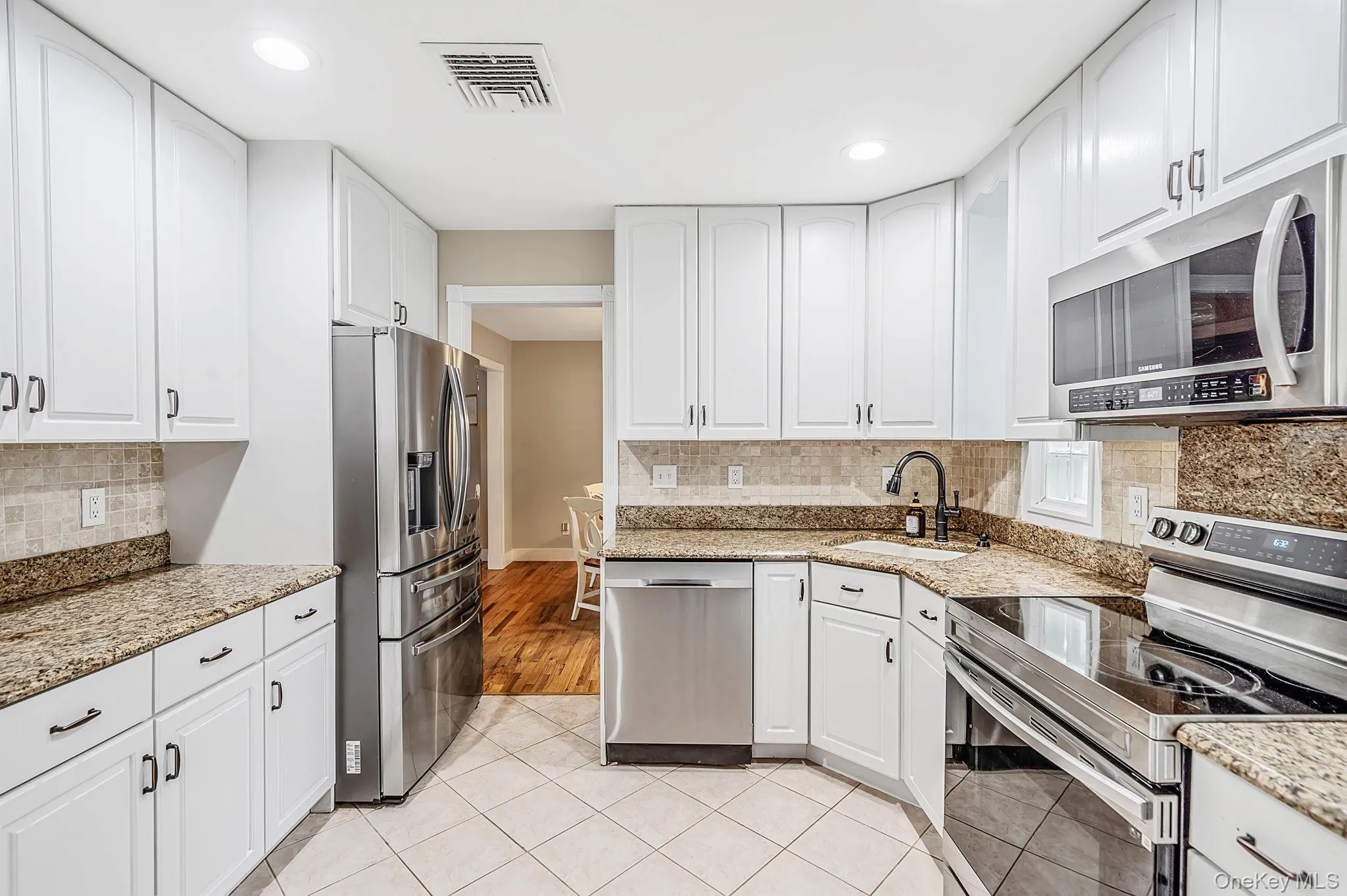 93 Country Road, Brookhaven, NY, 4 Bedrooms Bedrooms, 11 Rooms Rooms,2 BathroomsBathrooms,Residential,For Rent,Country,0,1014757 93 Country Road, Brookhaven, NY, 4 Bedrooms Bedrooms, 11 Rooms Rooms,2 BathroomsBathrooms,Residential,For Rent,Country,0,1014757