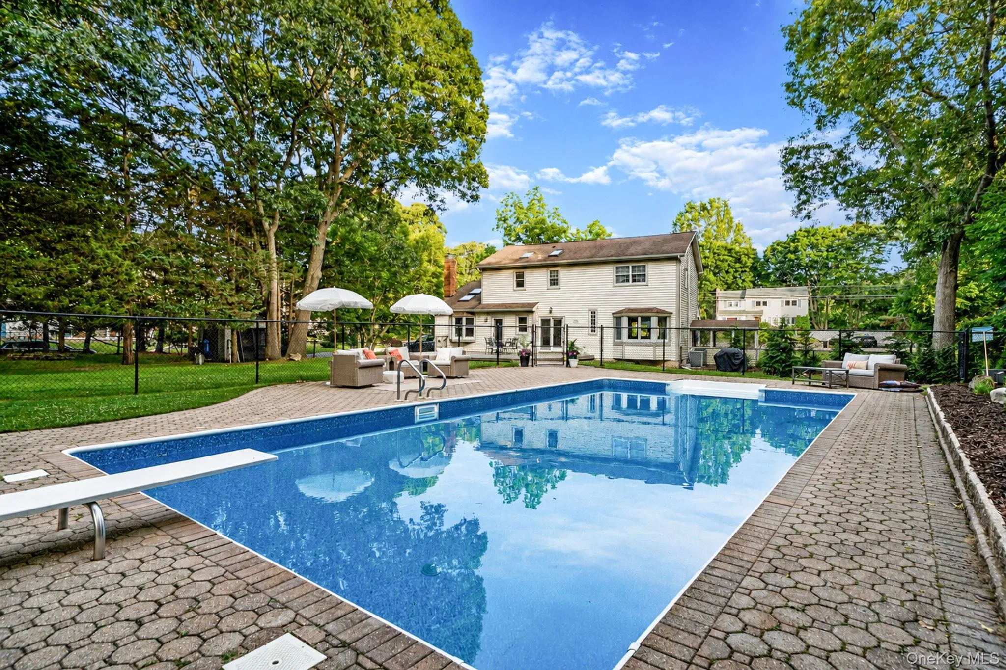 93 Country Road, Brookhaven, NY, 4 Bedrooms Bedrooms, 11 Rooms Rooms,2 BathroomsBathrooms,Residential,For Rent,Country,0,1014757 93 Country Road, Brookhaven, NY, 4 Bedrooms Bedrooms, 11 Rooms Rooms,2 BathroomsBathrooms,Residential,For Rent,Country,0,1014757