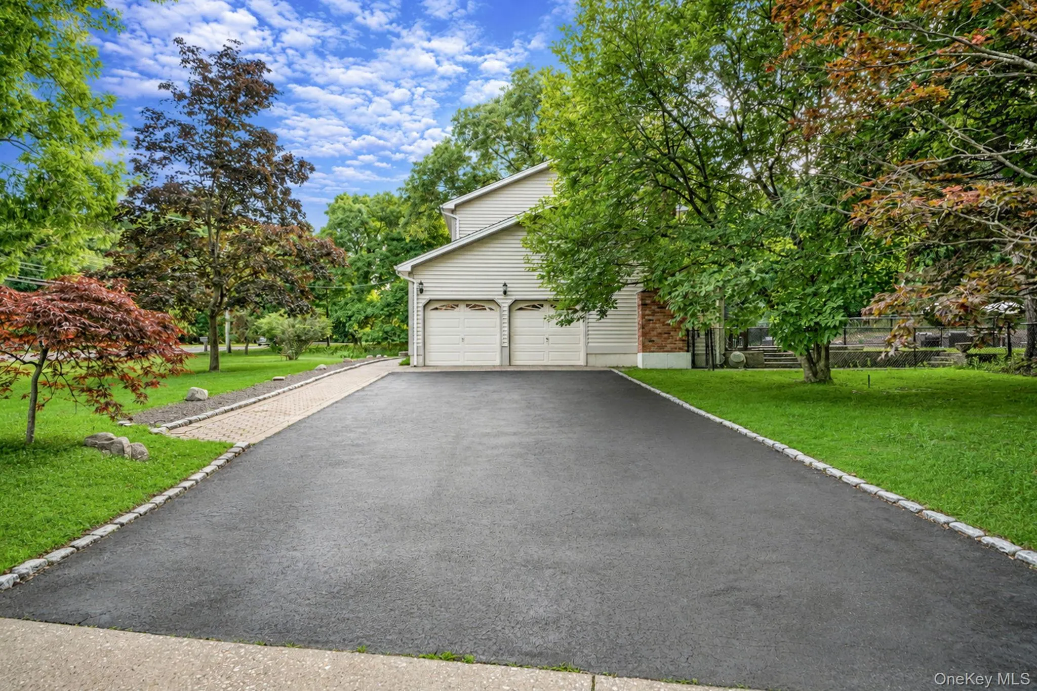 93 Country Road, Brookhaven, NY, 4 Bedrooms Bedrooms, 11 Rooms Rooms,2 BathroomsBathrooms,Residential,For Rent,Country,0,1014757 93 Country Road, Brookhaven, NY, 4 Bedrooms Bedrooms, 11 Rooms Rooms,2 BathroomsBathrooms,Residential,For Rent,Country,0,1014757