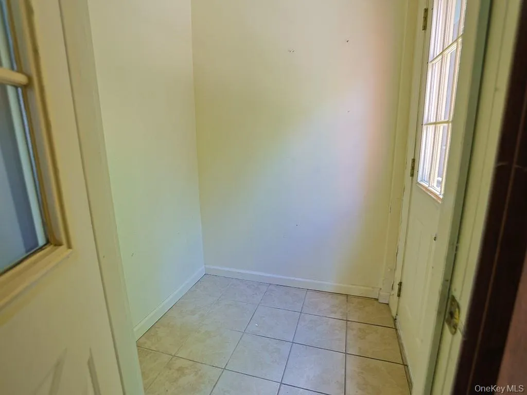 4 Lincoln Street, Middletown, NY, 3 Bedrooms Bedrooms, 6 Rooms Rooms,1 BathroomBathrooms,Residential,For Rent,Lincoln,0,KEY1014764 4 Lincoln Street, Middletown, NY, 3 Bedrooms Bedrooms, 6 Rooms Rooms,1 BathroomBathrooms,Residential,For Rent,Lincoln,0,KEY1014764