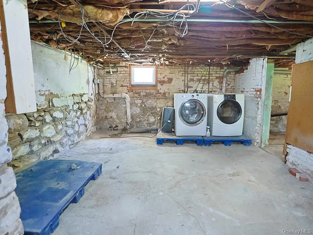 4 Lincoln Street, Middletown, NY, 3 Bedrooms Bedrooms, 6 Rooms Rooms,1 BathroomBathrooms,Residential,For Rent,Lincoln,0,KEY1014764 4 Lincoln Street, Middletown, NY, 3 Bedrooms Bedrooms, 6 Rooms Rooms,1 BathroomBathrooms,Residential,For Rent,Lincoln,0,KEY1014764