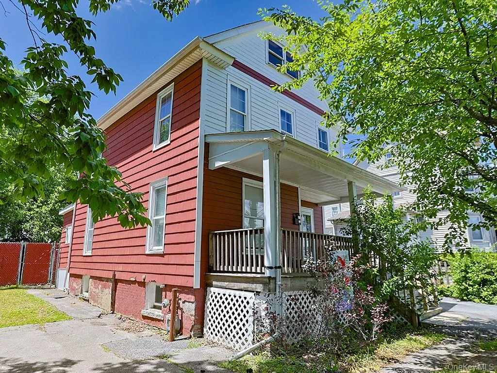 4 Lincoln Street, Middletown, NY, 3 Bedrooms Bedrooms, 6 Rooms Rooms,1 BathroomBathrooms,Residential,For Rent,Lincoln,0,KEY1014764 4 Lincoln Street, Middletown, NY, 3 Bedrooms Bedrooms, 6 Rooms Rooms,1 BathroomBathrooms,Residential,For Rent,Lincoln,0,KEY1014764