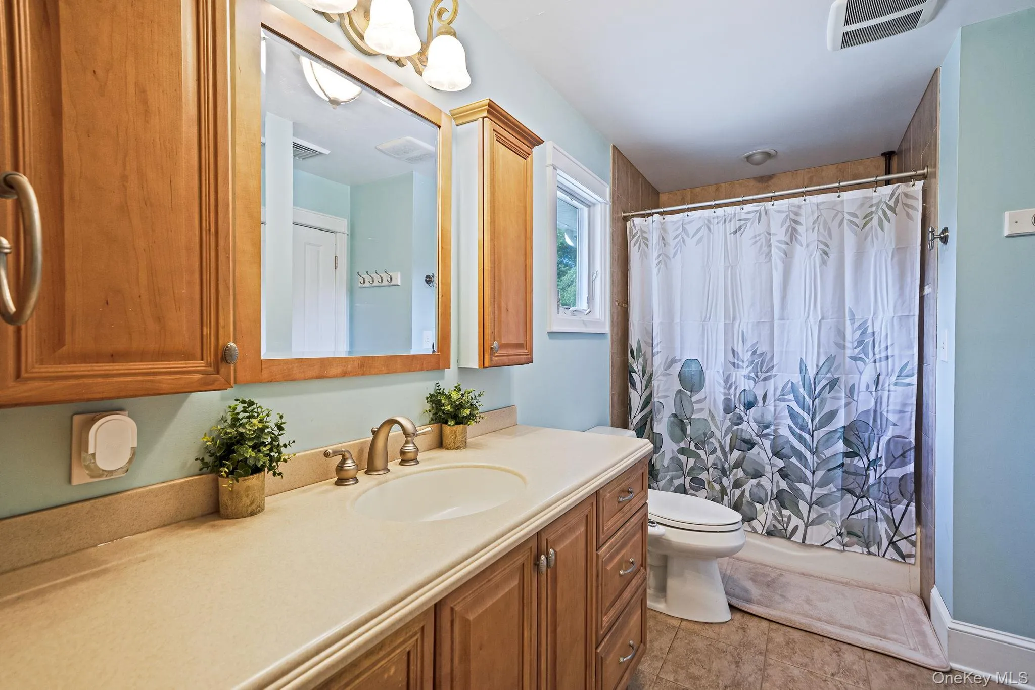 18 Ludlow Way, Islip, NY, 5 Bedrooms Bedrooms, 8 Rooms Rooms,1 BathroomBathrooms,Residential,For Rent,Ludlow,0,1014765 18 Ludlow Way, Islip, NY, 5 Bedrooms Bedrooms, 8 Rooms Rooms,1 BathroomBathrooms,Residential,For Rent,Ludlow,0,1014765