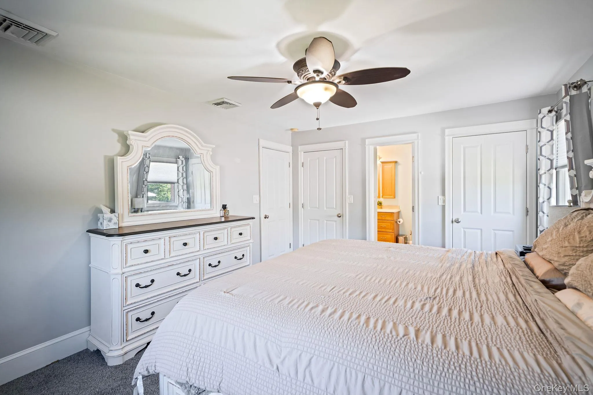 18 Ludlow Way, Islip, NY, 5 Bedrooms Bedrooms, 8 Rooms Rooms,1 BathroomBathrooms,Residential,For Rent,Ludlow,0,1014765 18 Ludlow Way, Islip, NY, 5 Bedrooms Bedrooms, 8 Rooms Rooms,1 BathroomBathrooms,Residential,For Rent,Ludlow,0,1014765