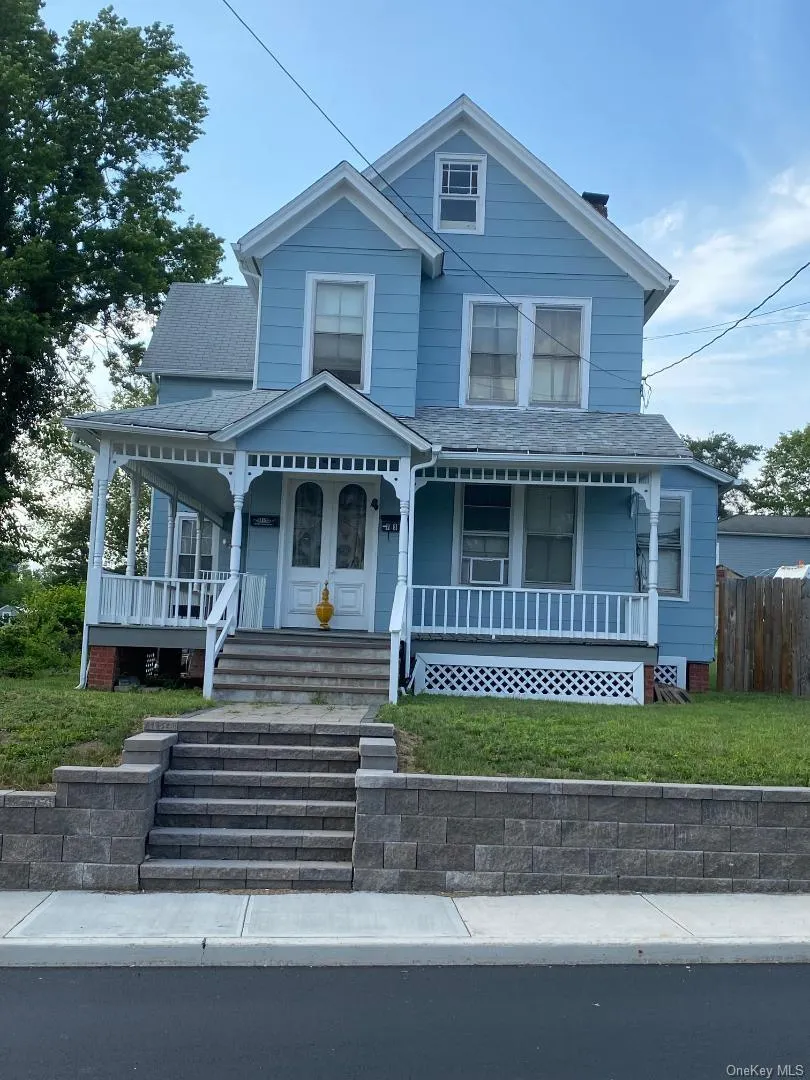 Charming Victorian which is walking distance to downtown West Nyack - restaurants, shopping, post office, library,etc. Charming Victorian which is walking distance to downtown West Nyack - restaurants, shopping, post office, library,etc.