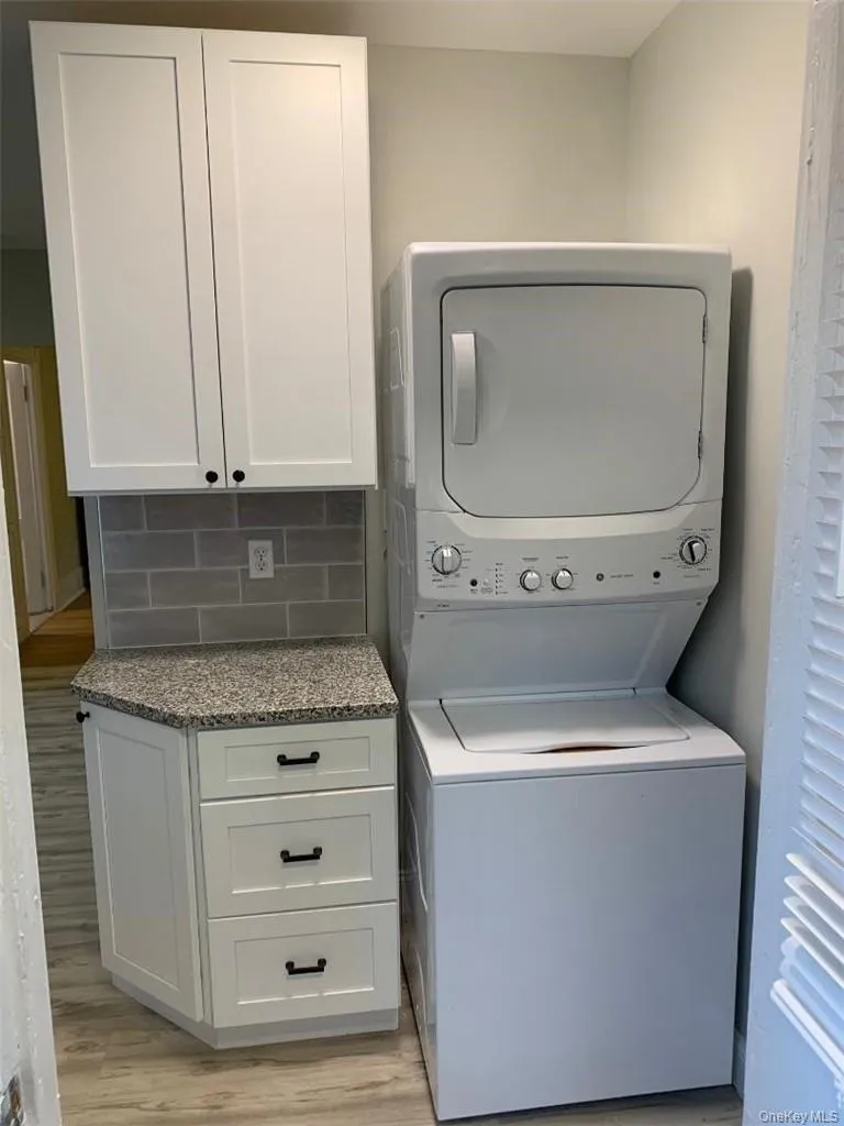 There's stacked washer / dryer conveniently located on the main living level There's stacked washer / dryer conveniently located on the main living level