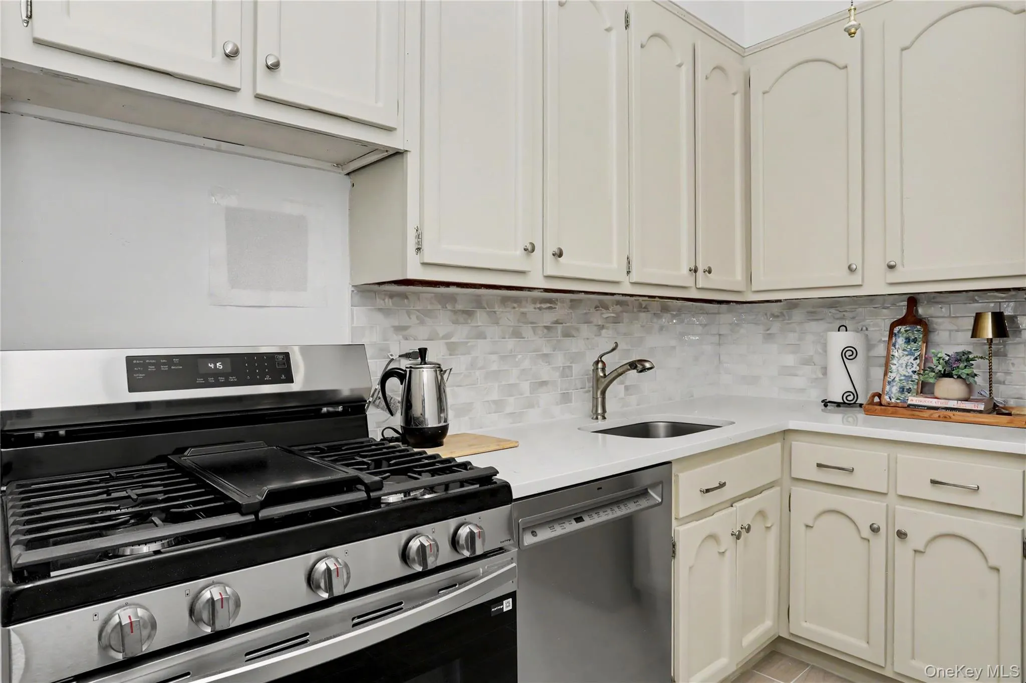 70 Barker Street, Mount Kisco, NY, 1 Bedroom Bedrooms, 4 Rooms Rooms,1 BathroomBathrooms,Residential,For Rent,Barker,0,KEY1014771 70 Barker Street, Mount Kisco, NY, 1 Bedroom Bedrooms, 4 Rooms Rooms,1 BathroomBathrooms,Residential,For Rent,Barker,0,KEY1014771