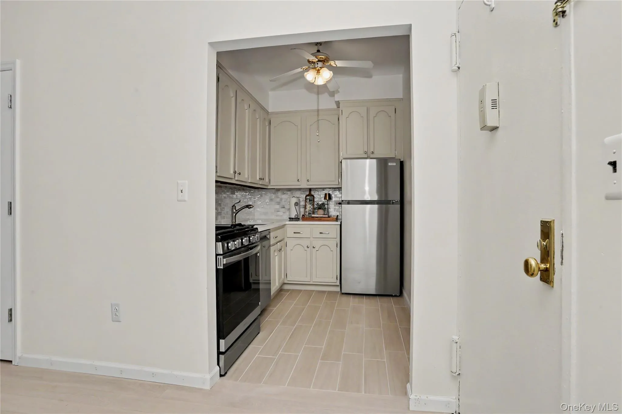 70 Barker Street, Mount Kisco, NY, 1 Bedroom Bedrooms, 4 Rooms Rooms,1 BathroomBathrooms,Residential,For Rent,Barker,0,KEY1014771 70 Barker Street, Mount Kisco, NY, 1 Bedroom Bedrooms, 4 Rooms Rooms,1 BathroomBathrooms,Residential,For Rent,Barker,0,KEY1014771
