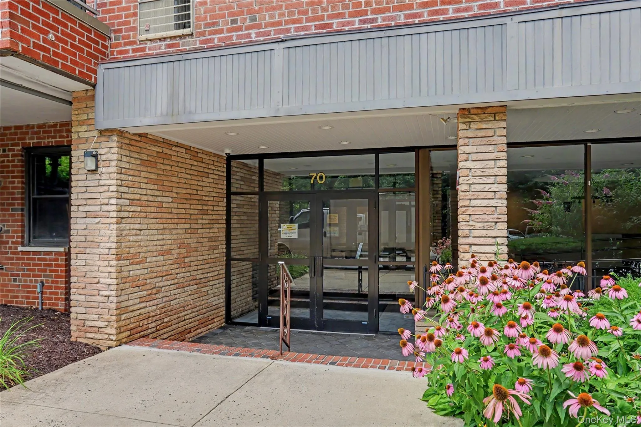70 Barker Street, Mount Kisco, NY, 1 Bedroom Bedrooms, 4 Rooms Rooms,1 BathroomBathrooms,Residential,For Rent,Barker,0,KEY1014771 70 Barker Street, Mount Kisco, NY, 1 Bedroom Bedrooms, 4 Rooms Rooms,1 BathroomBathrooms,Residential,For Rent,Barker,0,KEY1014771