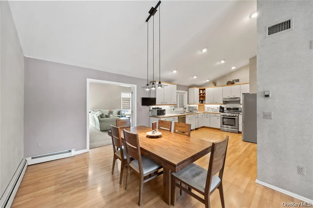 20 Mountainview Avenue, Ramapo, NY, 5 Bedrooms Bedrooms, 14 Rooms Rooms,3 BathroomsBathrooms,Residential,For Rent,Mountainview,0,1014777 20 Mountainview Avenue, Ramapo, NY, 5 Bedrooms Bedrooms, 14 Rooms Rooms,3 BathroomsBathrooms,Residential,For Rent,Mountainview,0,1014777