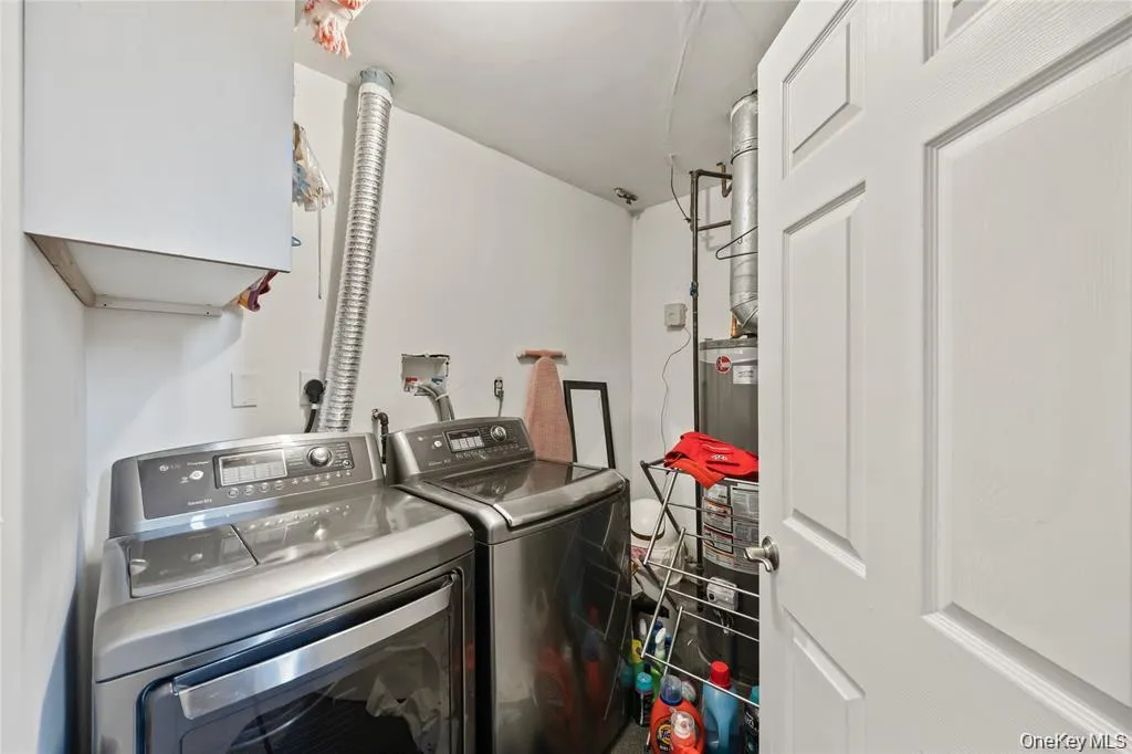 20 Mountainview Avenue, Ramapo, NY, 5 Bedrooms Bedrooms, 14 Rooms Rooms,3 BathroomsBathrooms,Residential,For Rent,Mountainview,0,1014777 20 Mountainview Avenue, Ramapo, NY, 5 Bedrooms Bedrooms, 14 Rooms Rooms,3 BathroomsBathrooms,Residential,For Rent,Mountainview,0,1014777