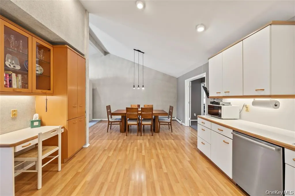 20 Mountainview Avenue, Ramapo, NY, 5 Bedrooms Bedrooms, 14 Rooms Rooms,3 BathroomsBathrooms,Residential,For Rent,Mountainview,0,1014777 20 Mountainview Avenue, Ramapo, NY, 5 Bedrooms Bedrooms, 14 Rooms Rooms,3 BathroomsBathrooms,Residential,For Rent,Mountainview,0,1014777