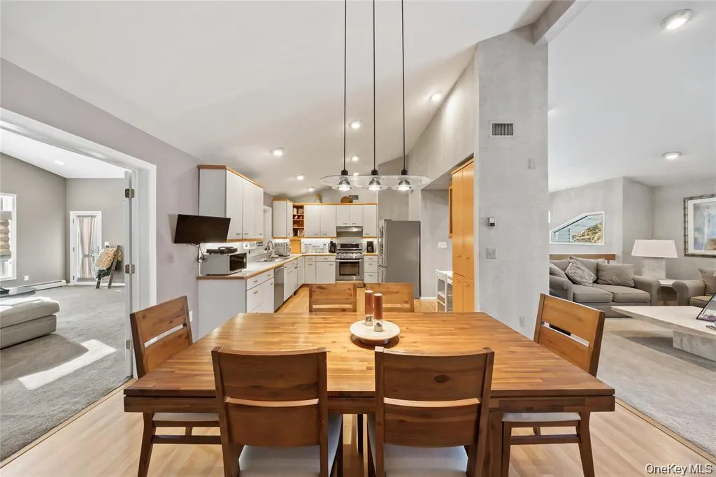 20 Mountainview Avenue, Ramapo, NY, 5 Bedrooms Bedrooms, 14 Rooms Rooms,3 BathroomsBathrooms,Residential,For Rent,Mountainview,0,1014777 20 Mountainview Avenue, Ramapo, NY, 5 Bedrooms Bedrooms, 14 Rooms Rooms,3 BathroomsBathrooms,Residential,For Rent,Mountainview,0,1014777