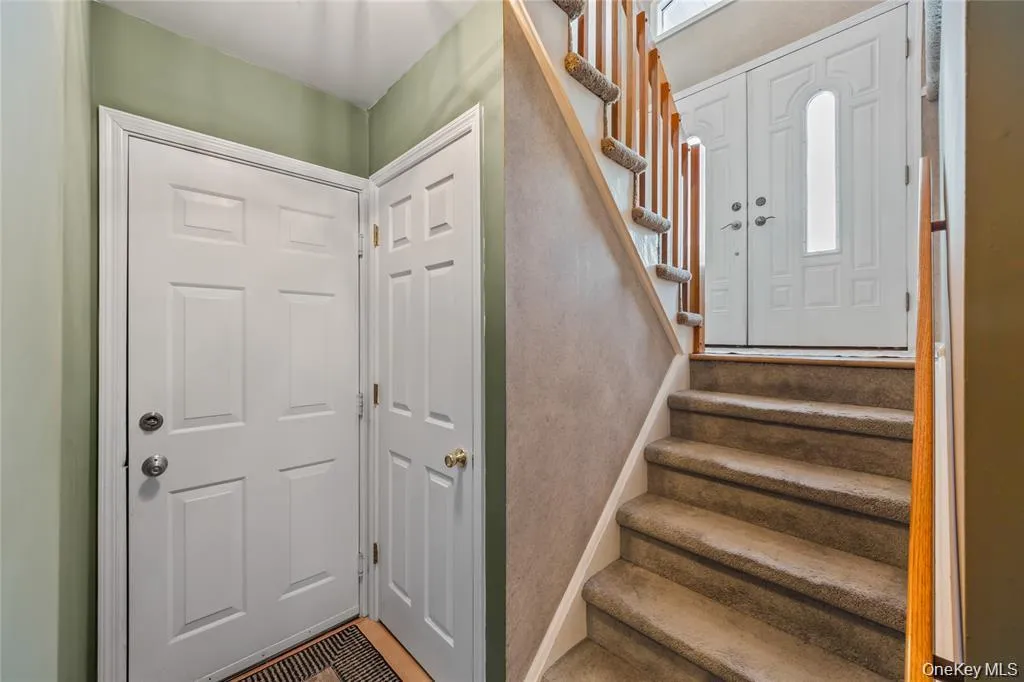 20 Mountainview Avenue, Ramapo, NY, 5 Bedrooms Bedrooms, 14 Rooms Rooms,3 BathroomsBathrooms,Residential,For Rent,Mountainview,0,1014777 20 Mountainview Avenue, Ramapo, NY, 5 Bedrooms Bedrooms, 14 Rooms Rooms,3 BathroomsBathrooms,Residential,For Rent,Mountainview,0,1014777