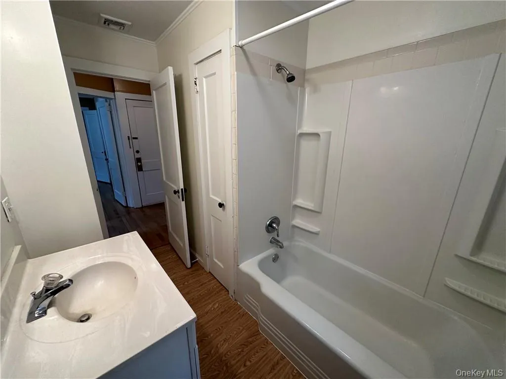 17 Harriman Avenue, Ramapo, NY, 1 Bedroom Bedrooms, 3 Rooms Rooms,1 BathroomBathrooms,Residential Lease,For Rent,Harriman,0,1014789 17 Harriman Avenue, Ramapo, NY, 1 Bedroom Bedrooms, 3 Rooms Rooms,1 BathroomBathrooms,Residential Lease,For Rent,Harriman,0,1014789