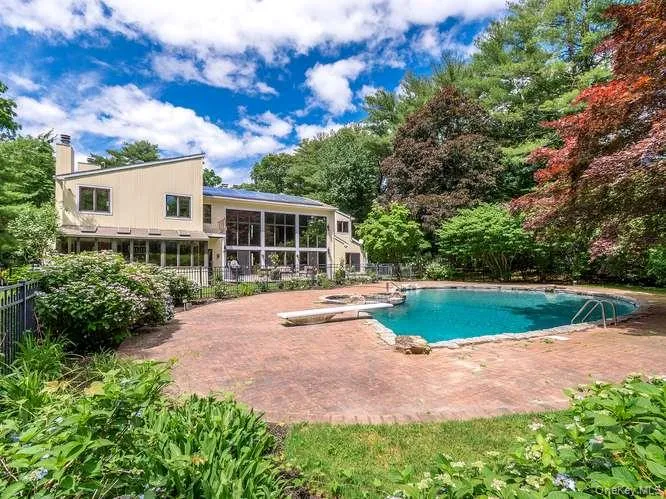 8 Harbor Acres Road, North Hempstead, NY, 6 Bedrooms Bedrooms, 13 Rooms Rooms,4 BathroomsBathrooms,Residential,For Rent,Harbor Acres,0,1014793 8 Harbor Acres Road, North Hempstead, NY, 6 Bedrooms Bedrooms, 13 Rooms Rooms,4 BathroomsBathrooms,Residential,For Rent,Harbor Acres,0,1014793