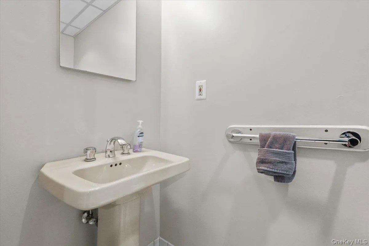 85 Park Drive, Mount Kisco, NY, 2 Bedrooms Bedrooms, 7 Rooms Rooms,2 BathroomsBathrooms,Residential,For Rent,Park,0,KEY1014800 85 Park Drive, Mount Kisco, NY, 2 Bedrooms Bedrooms, 7 Rooms Rooms,2 BathroomsBathrooms,Residential,For Rent,Park,0,KEY1014800