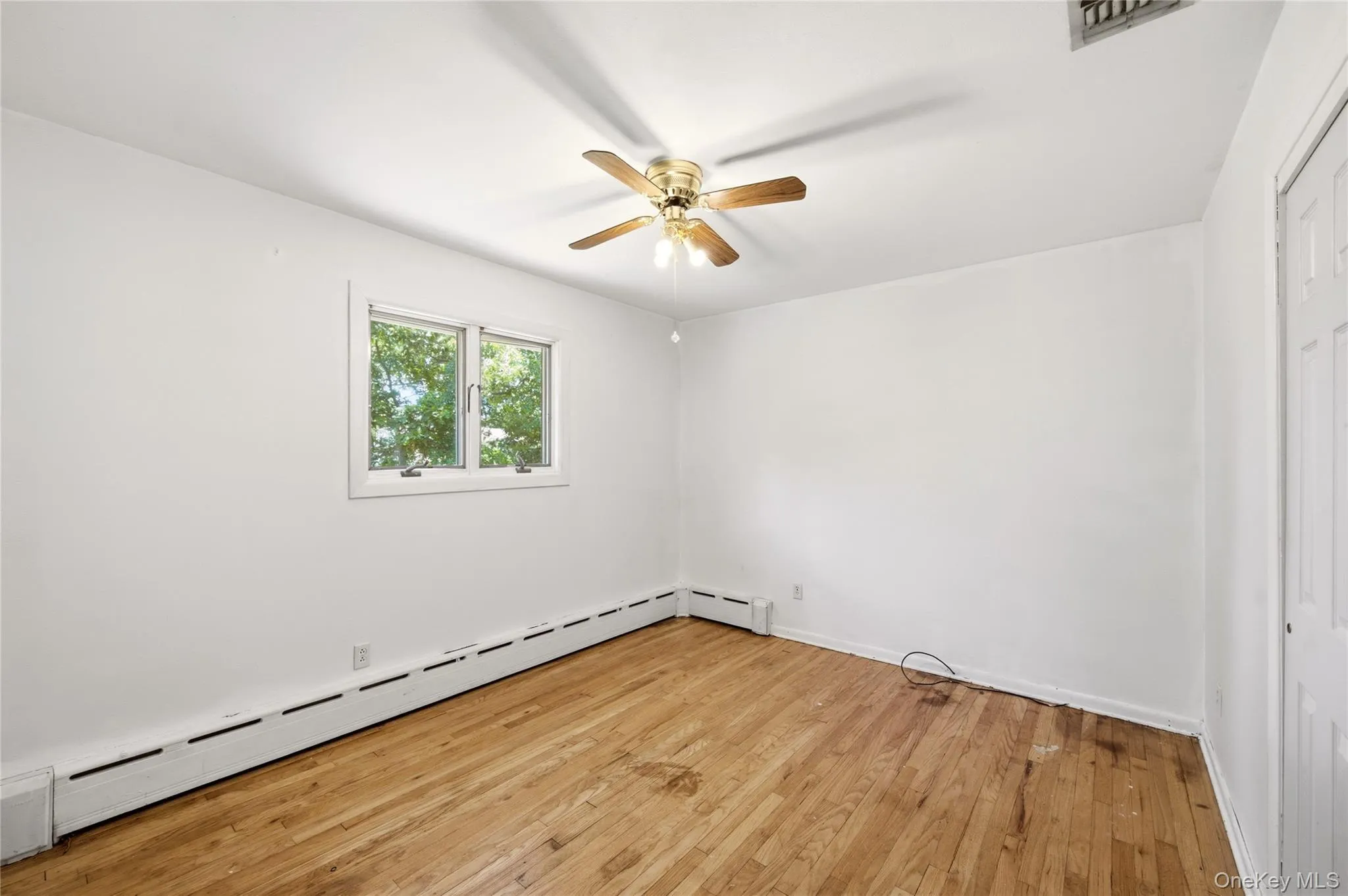 58 Juniper Road, Smithtown, NY, 3 Bedrooms Bedrooms, 5 Rooms Rooms,1 BathroomBathrooms,Residential,For Rent,Juniper,0,KEY1014805 58 Juniper Road, Smithtown, NY, 3 Bedrooms Bedrooms, 5 Rooms Rooms,1 BathroomBathrooms,Residential,For Rent,Juniper,0,KEY1014805