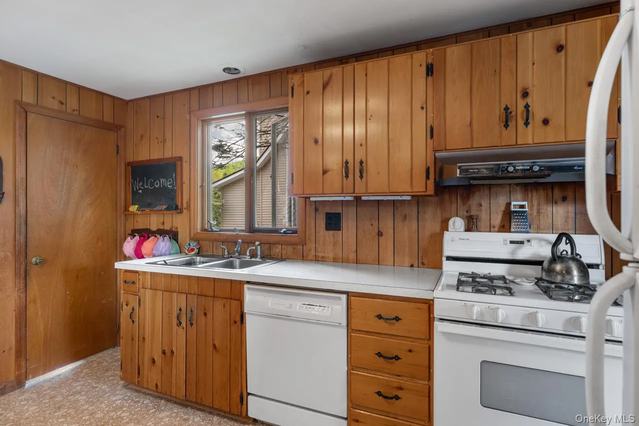 7 Lyman Avenue, Port Jervis, NY, 3 Bedrooms Bedrooms, 6 Rooms Rooms,1 BathroomBathrooms,Residential,For Rent,Lyman,0,1014806 7 Lyman Avenue, Port Jervis, NY, 3 Bedrooms Bedrooms, 6 Rooms Rooms,1 BathroomBathrooms,Residential,For Rent,Lyman,0,1014806