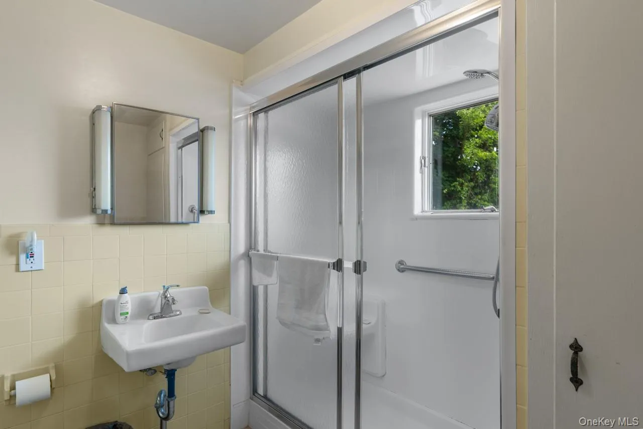 7 Lyman Avenue, Port Jervis, NY, 3 Bedrooms Bedrooms, 6 Rooms Rooms,1 BathroomBathrooms,Residential,For Rent,Lyman,0,1014806 7 Lyman Avenue, Port Jervis, NY, 3 Bedrooms Bedrooms, 6 Rooms Rooms,1 BathroomBathrooms,Residential,For Rent,Lyman,0,1014806