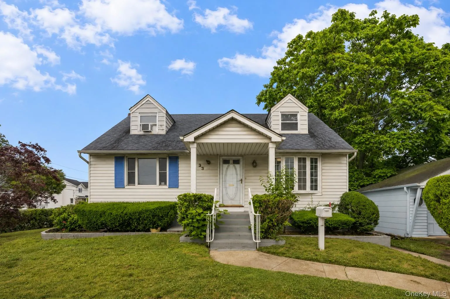 33 Montgomery Street, Hempstead, NY, 5 Bedrooms Bedrooms, 10 Rooms Rooms,2 BathroomsBathrooms,Residential,For Rent,Montgomery,0,1014818 33 Montgomery Street, Hempstead, NY, 5 Bedrooms Bedrooms, 10 Rooms Rooms,2 BathroomsBathrooms,Residential,For Rent,Montgomery,0,1014818