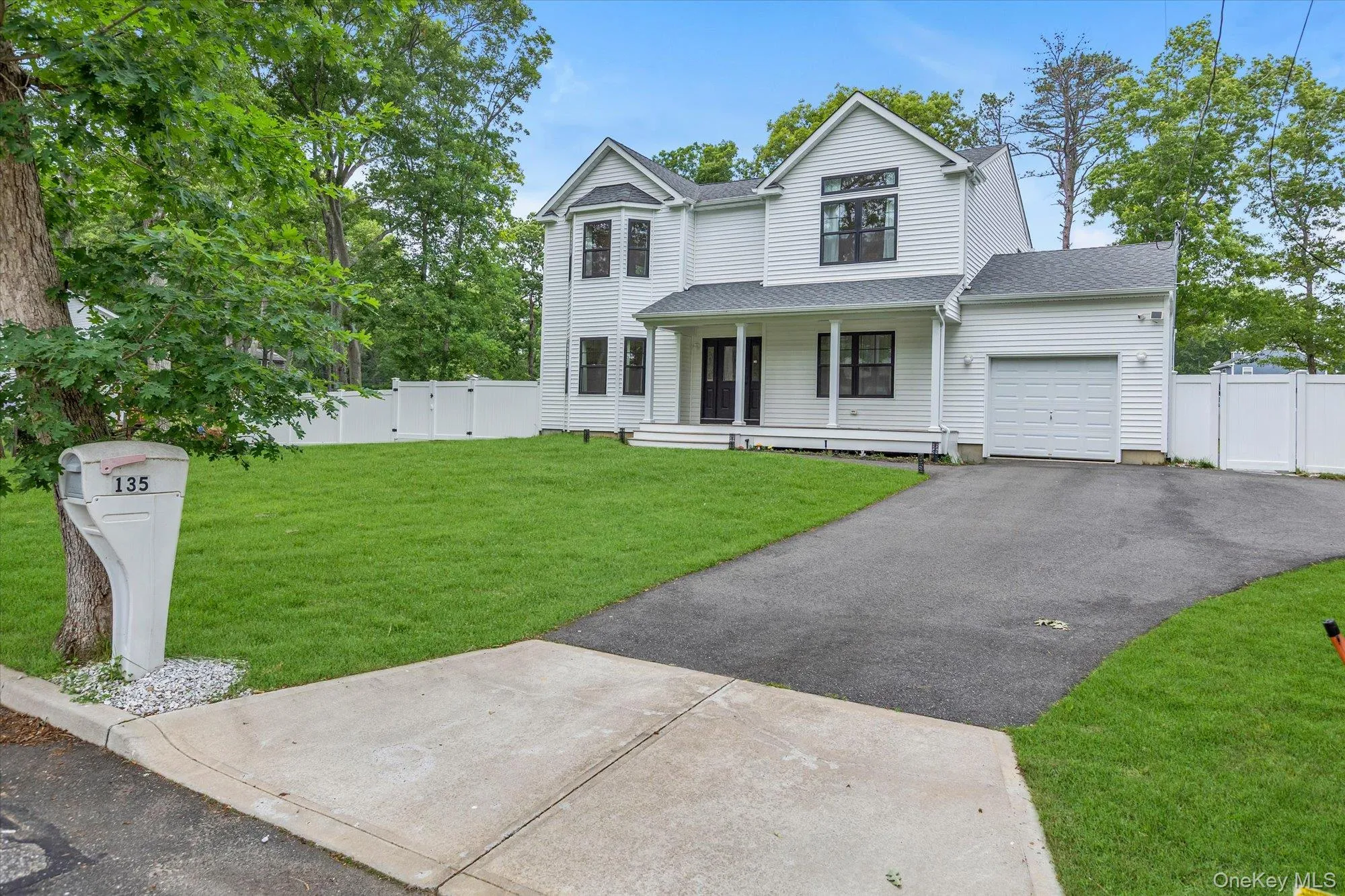 135 Elizabeth Way, Brookhaven, NY, 4 Bedrooms Bedrooms, 10 Rooms Rooms,2 BathroomsBathrooms,Residential,For Rent,Elizabeth,0,1014821 135 Elizabeth Way, Brookhaven, NY, 4 Bedrooms Bedrooms, 10 Rooms Rooms,2 BathroomsBathrooms,Residential,For Rent,Elizabeth,0,1014821