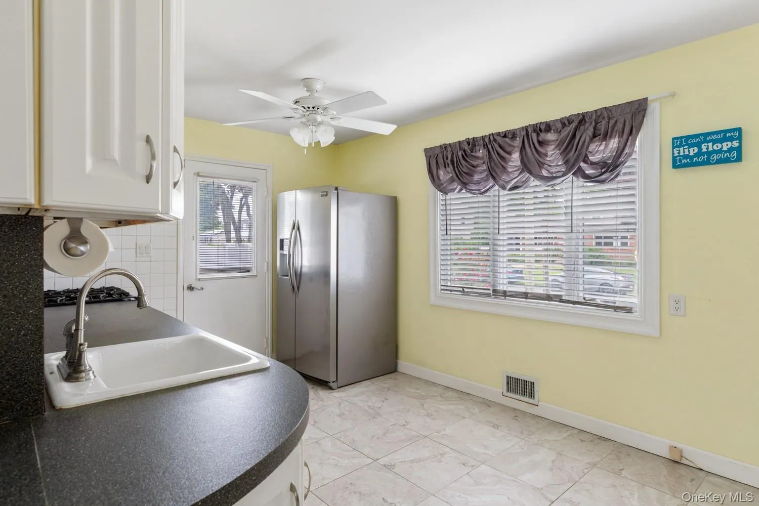 1032 Thompson Drive, Islip, NY, 3 Bedrooms Bedrooms, 10 Rooms Rooms,2 BathroomsBathrooms,Residential,For Rent,Thompson,0,1014841 1032 Thompson Drive, Islip, NY, 3 Bedrooms Bedrooms, 10 Rooms Rooms,2 BathroomsBathrooms,Residential,For Rent,Thompson,0,1014841