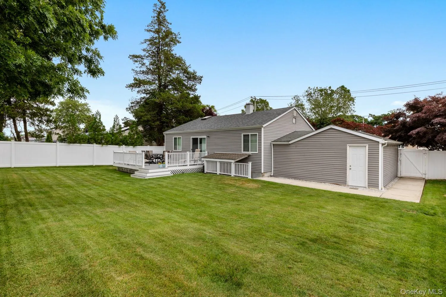 1032 Thompson Drive, Islip, NY, 3 Bedrooms Bedrooms, 10 Rooms Rooms,2 BathroomsBathrooms,Residential,For Rent,Thompson,0,1014841 1032 Thompson Drive, Islip, NY, 3 Bedrooms Bedrooms, 10 Rooms Rooms,2 BathroomsBathrooms,Residential,For Rent,Thompson,0,1014841