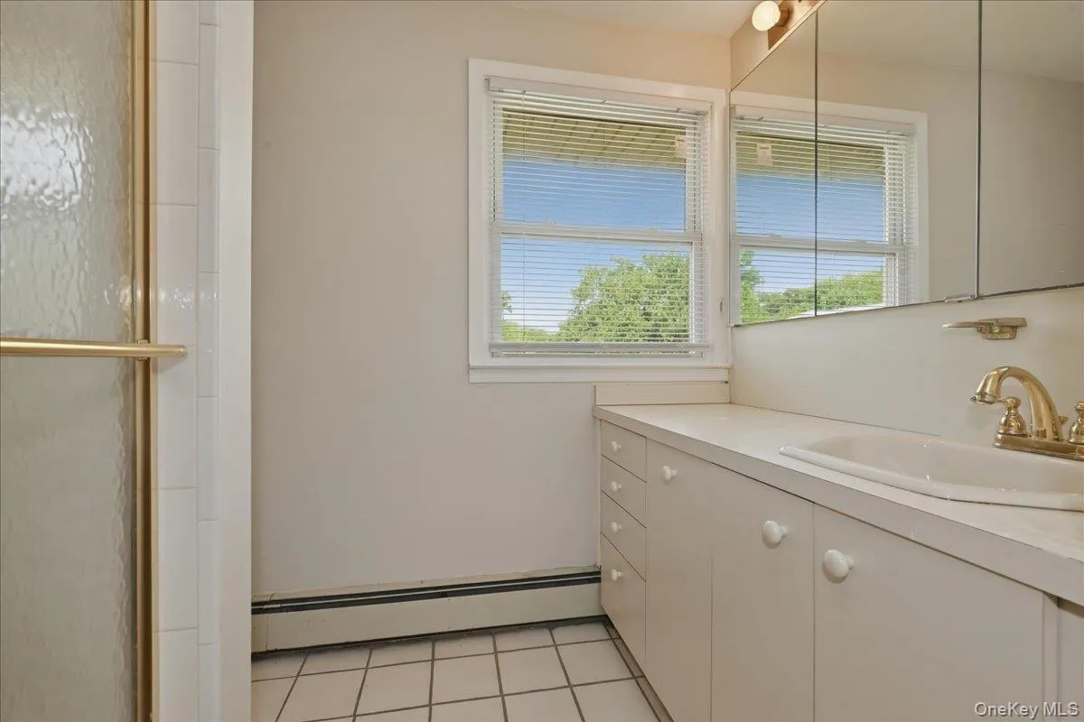 1395 Meadowbrook Road, Hempstead, NY, 4 Bedrooms Bedrooms, 8 Rooms Rooms,2 BathroomsBathrooms,Residential,For Rent,Meadowbrook,0,1014844 1395 Meadowbrook Road, Hempstead, NY, 4 Bedrooms Bedrooms, 8 Rooms Rooms,2 BathroomsBathrooms,Residential,For Rent,Meadowbrook,0,1014844