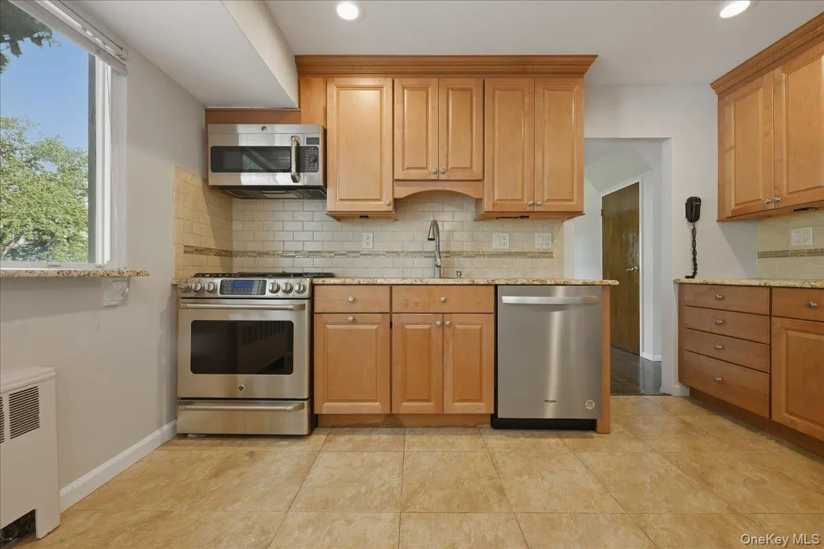 1395 Meadowbrook Road, Hempstead, NY, 4 Bedrooms Bedrooms, 8 Rooms Rooms,2 BathroomsBathrooms,Residential,For Rent,Meadowbrook,0,1014844 1395 Meadowbrook Road, Hempstead, NY, 4 Bedrooms Bedrooms, 8 Rooms Rooms,2 BathroomsBathrooms,Residential,For Rent,Meadowbrook,0,1014844