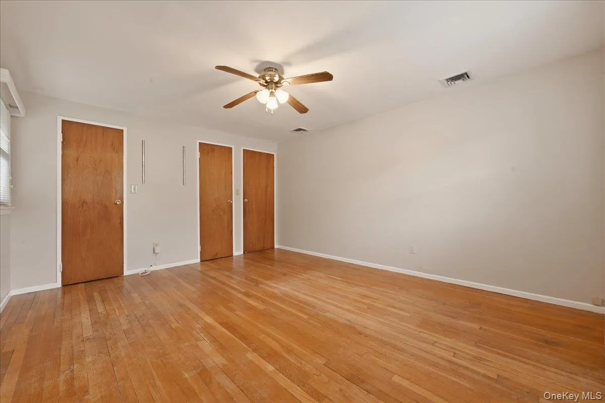 1395 Meadowbrook Road, Hempstead, NY, 4 Bedrooms Bedrooms, 8 Rooms Rooms,2 BathroomsBathrooms,Residential,For Rent,Meadowbrook,0,1014844 1395 Meadowbrook Road, Hempstead, NY, 4 Bedrooms Bedrooms, 8 Rooms Rooms,2 BathroomsBathrooms,Residential,For Rent,Meadowbrook,0,1014844