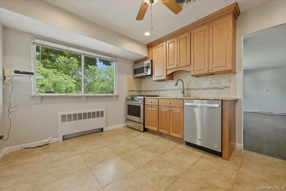 1395 Meadowbrook Road, Hempstead, NY, 4 Bedrooms Bedrooms, 8 Rooms Rooms,2 BathroomsBathrooms,Residential,For Rent,Meadowbrook,0,1014844 1395 Meadowbrook Road, Hempstead, NY, 4 Bedrooms Bedrooms, 8 Rooms Rooms,2 BathroomsBathrooms,Residential,For Rent,Meadowbrook,0,1014844