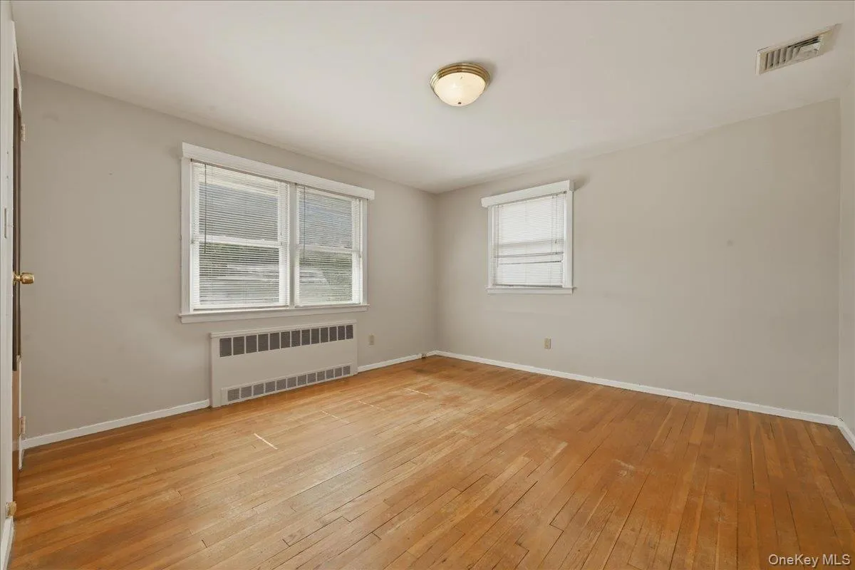 1395 Meadowbrook Road, Hempstead, NY, 4 Bedrooms Bedrooms, 8 Rooms Rooms,2 BathroomsBathrooms,Residential,For Rent,Meadowbrook,0,1014844 1395 Meadowbrook Road, Hempstead, NY, 4 Bedrooms Bedrooms, 8 Rooms Rooms,2 BathroomsBathrooms,Residential,For Rent,Meadowbrook,0,1014844