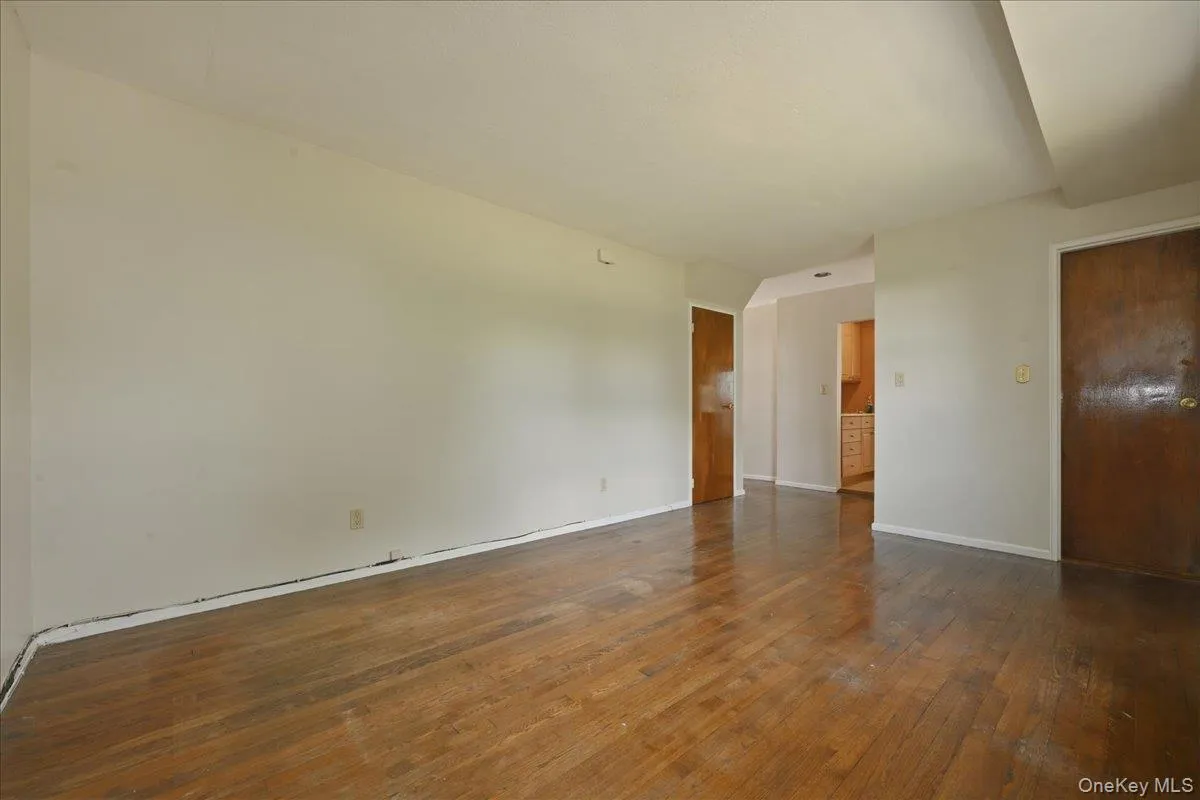 1395 Meadowbrook Road, Hempstead, NY, 4 Bedrooms Bedrooms, 8 Rooms Rooms,2 BathroomsBathrooms,Residential,For Rent,Meadowbrook,0,1014844 1395 Meadowbrook Road, Hempstead, NY, 4 Bedrooms Bedrooms, 8 Rooms Rooms,2 BathroomsBathrooms,Residential,For Rent,Meadowbrook,0,1014844