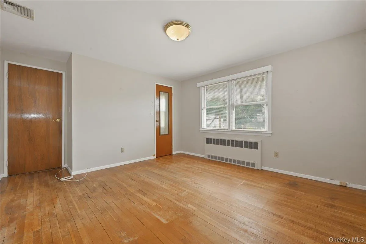 1395 Meadowbrook Road, Hempstead, NY, 4 Bedrooms Bedrooms, 8 Rooms Rooms,2 BathroomsBathrooms,Residential,For Rent,Meadowbrook,0,1014844 1395 Meadowbrook Road, Hempstead, NY, 4 Bedrooms Bedrooms, 8 Rooms Rooms,2 BathroomsBathrooms,Residential,For Rent,Meadowbrook,0,1014844