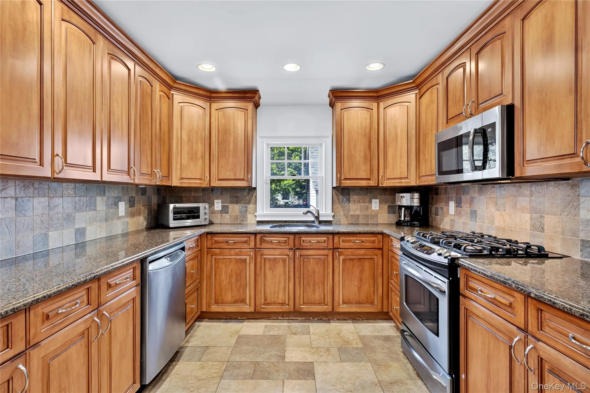 7 Fairview Avenue, North Hempstead, NY, 3 Bedrooms Bedrooms, 7 Rooms Rooms,1 BathroomBathrooms,Residential,For Rent,Fairview,0,1014850 7 Fairview Avenue, North Hempstead, NY, 3 Bedrooms Bedrooms, 7 Rooms Rooms,1 BathroomBathrooms,Residential,For Rent,Fairview,0,1014850