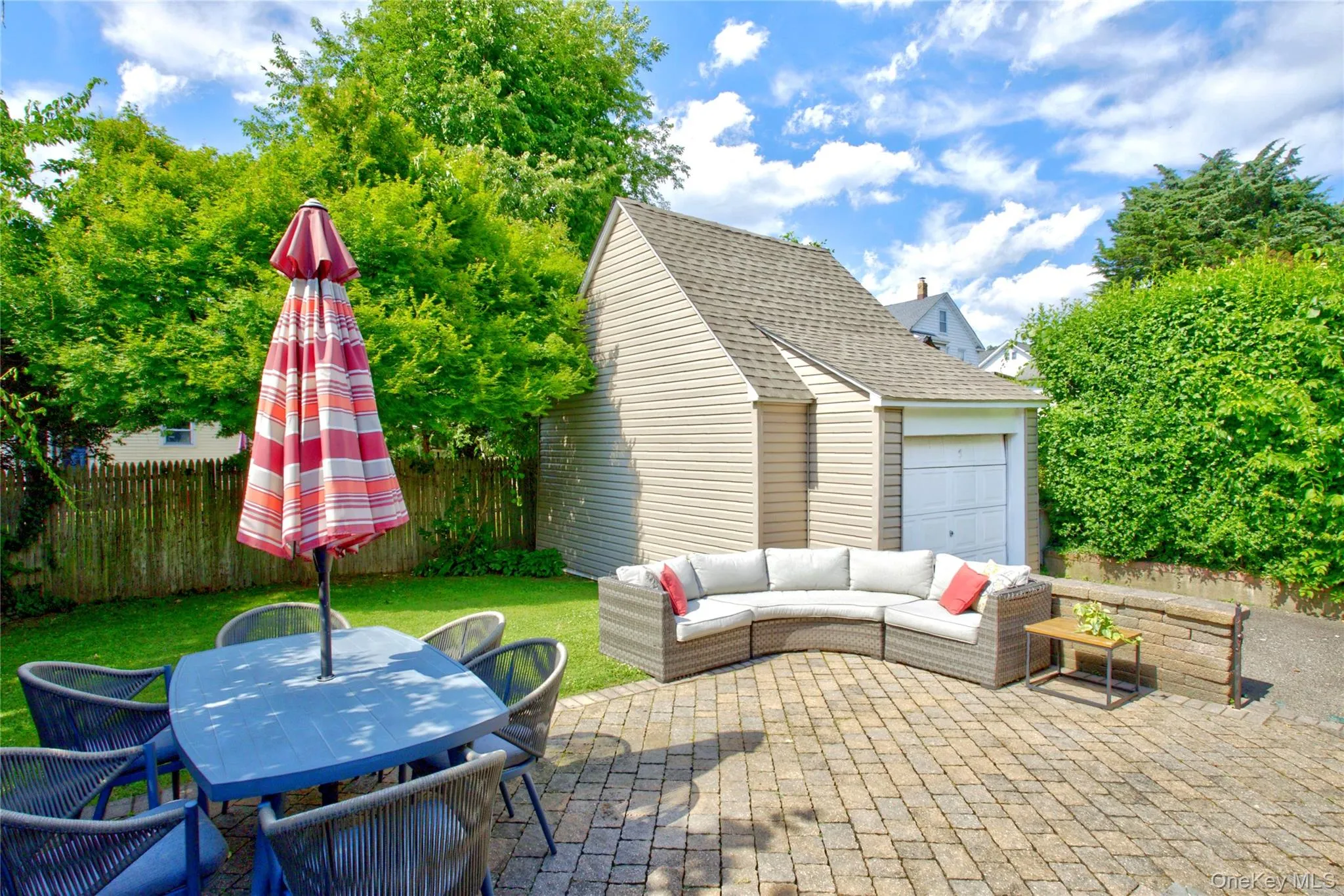 7 Fairview Avenue, North Hempstead, NY, 3 Bedrooms Bedrooms, 7 Rooms Rooms,1 BathroomBathrooms,Residential,For Rent,Fairview,0,1014850 7 Fairview Avenue, North Hempstead, NY, 3 Bedrooms Bedrooms, 7 Rooms Rooms,1 BathroomBathrooms,Residential,For Rent,Fairview,0,1014850