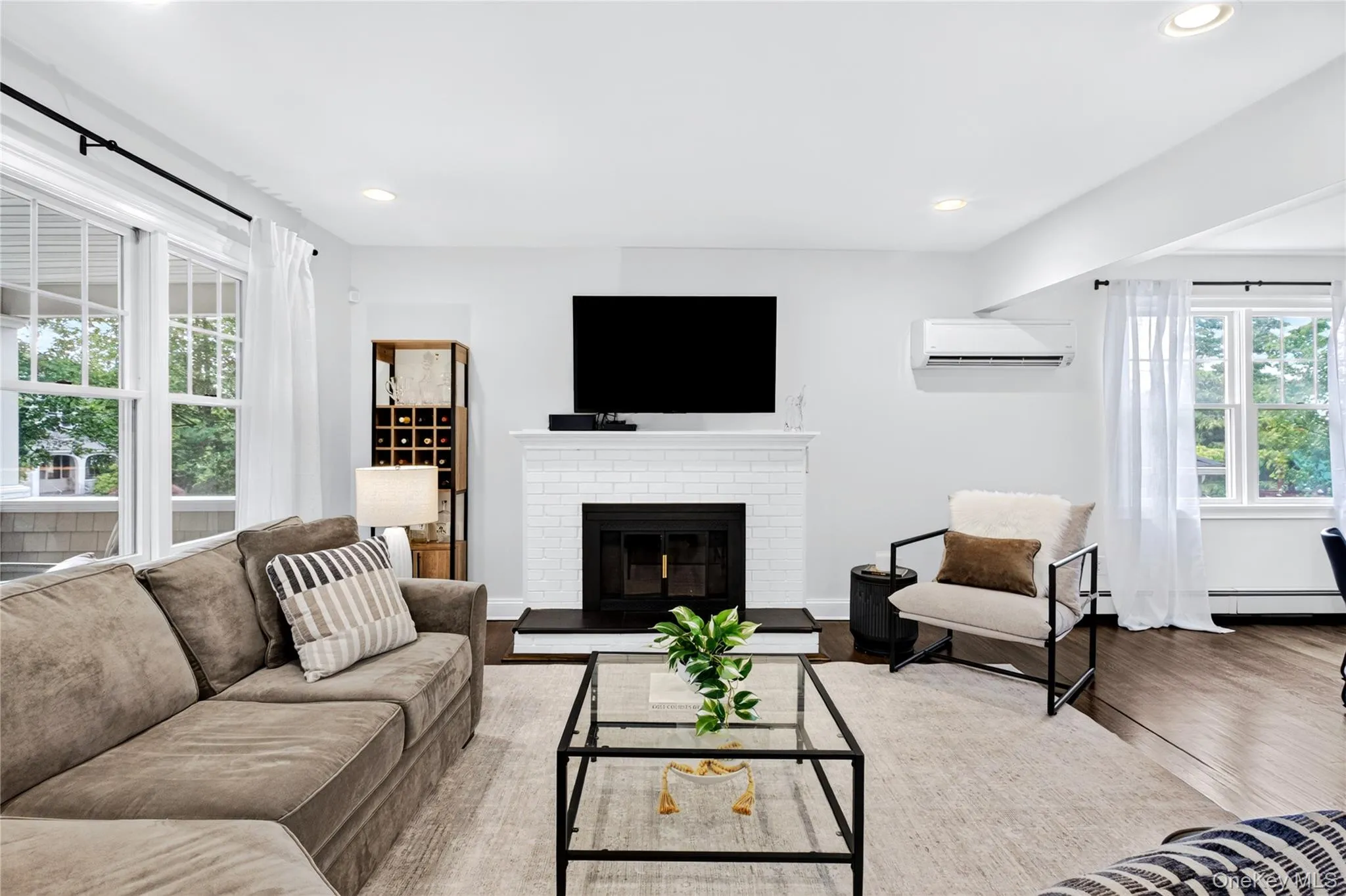 7 Fairview Avenue, North Hempstead, NY, 3 Bedrooms Bedrooms, 7 Rooms Rooms,1 BathroomBathrooms,Residential,For Rent,Fairview,0,1014850 7 Fairview Avenue, North Hempstead, NY, 3 Bedrooms Bedrooms, 7 Rooms Rooms,1 BathroomBathrooms,Residential,For Rent,Fairview,0,1014850