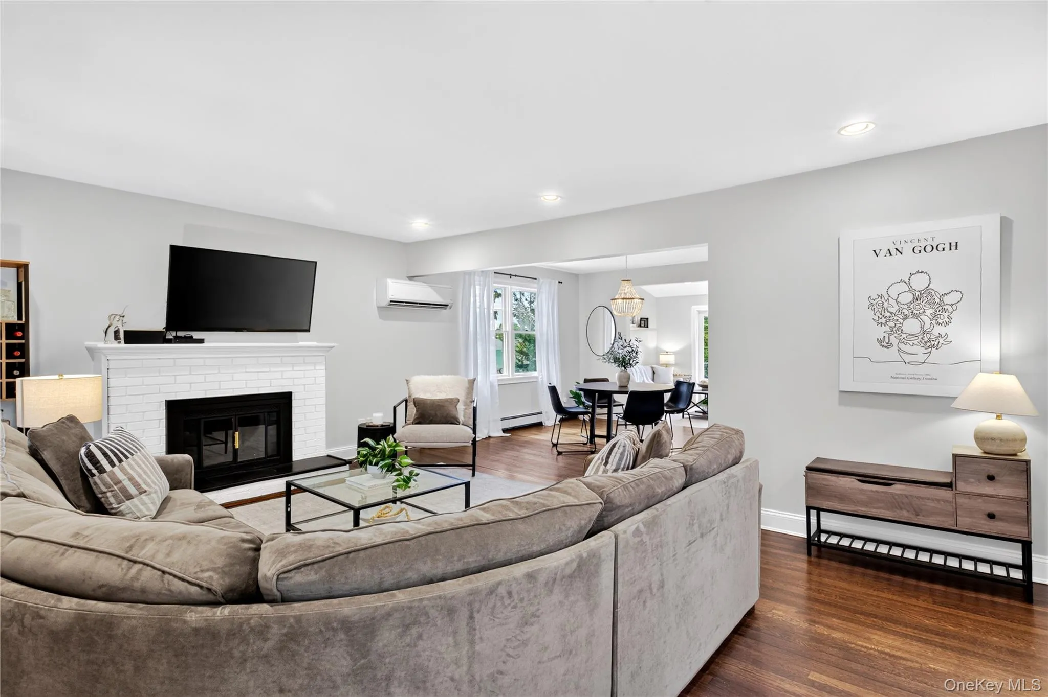 7 Fairview Avenue, North Hempstead, NY, 3 Bedrooms Bedrooms, 7 Rooms Rooms,1 BathroomBathrooms,Residential,For Rent,Fairview,0,1014850 7 Fairview Avenue, North Hempstead, NY, 3 Bedrooms Bedrooms, 7 Rooms Rooms,1 BathroomBathrooms,Residential,For Rent,Fairview,0,1014850