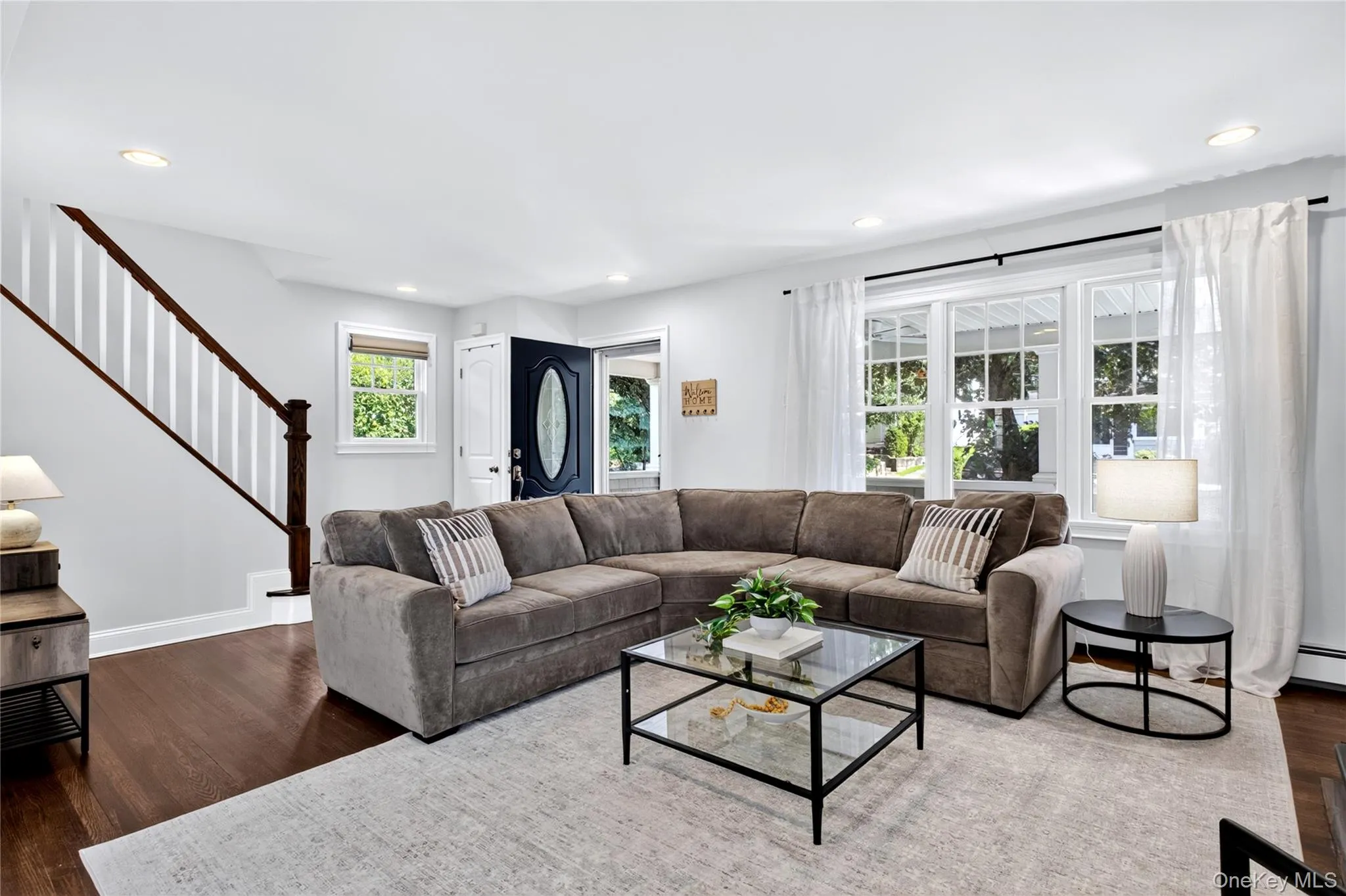 7 Fairview Avenue, North Hempstead, NY, 3 Bedrooms Bedrooms, 7 Rooms Rooms,1 BathroomBathrooms,Residential,For Rent,Fairview,0,1014850 7 Fairview Avenue, North Hempstead, NY, 3 Bedrooms Bedrooms, 7 Rooms Rooms,1 BathroomBathrooms,Residential,For Rent,Fairview,0,1014850