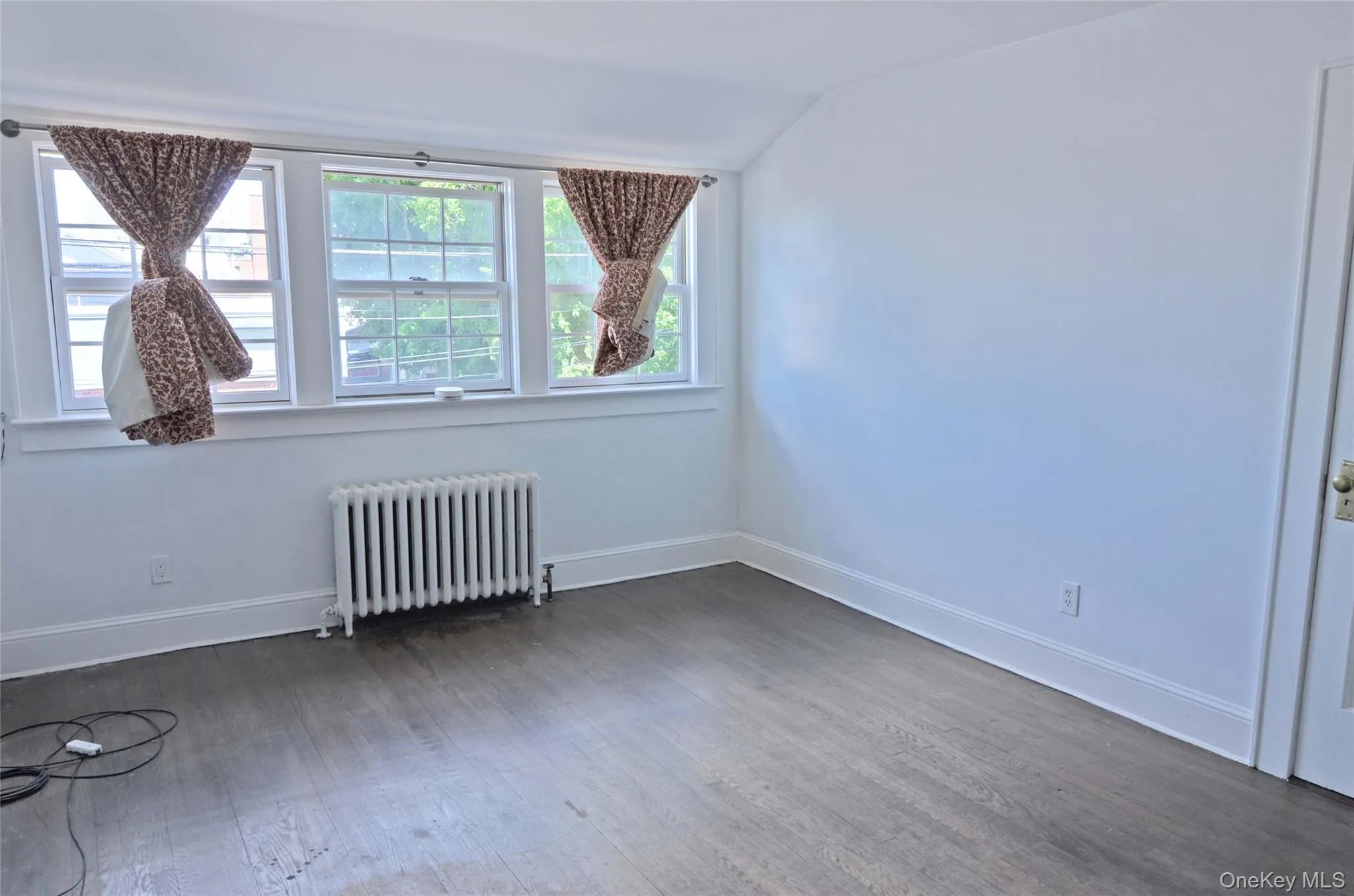 2 Second Avenue, North Hempstead, NY, 1 Bedroom Bedrooms, 4 Rooms Rooms,1 BathroomBathrooms,Residential Lease,For Rent,Second,0,1014852 2 Second Avenue, North Hempstead, NY, 1 Bedroom Bedrooms, 4 Rooms Rooms,1 BathroomBathrooms,Residential Lease,For Rent,Second,0,1014852