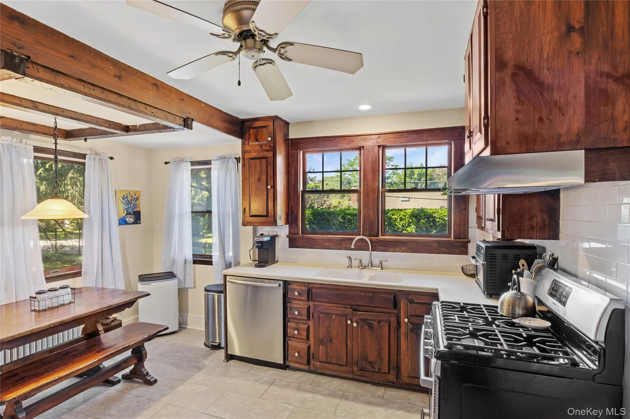 217 Soundview Road, Huntington, NY, 4 Bedrooms Bedrooms, 9 Rooms Rooms,2 BathroomsBathrooms,Residential,For Rent,Soundview,0,1014881 217 Soundview Road, Huntington, NY, 4 Bedrooms Bedrooms, 9 Rooms Rooms,2 BathroomsBathrooms,Residential,For Rent,Soundview,0,1014881
