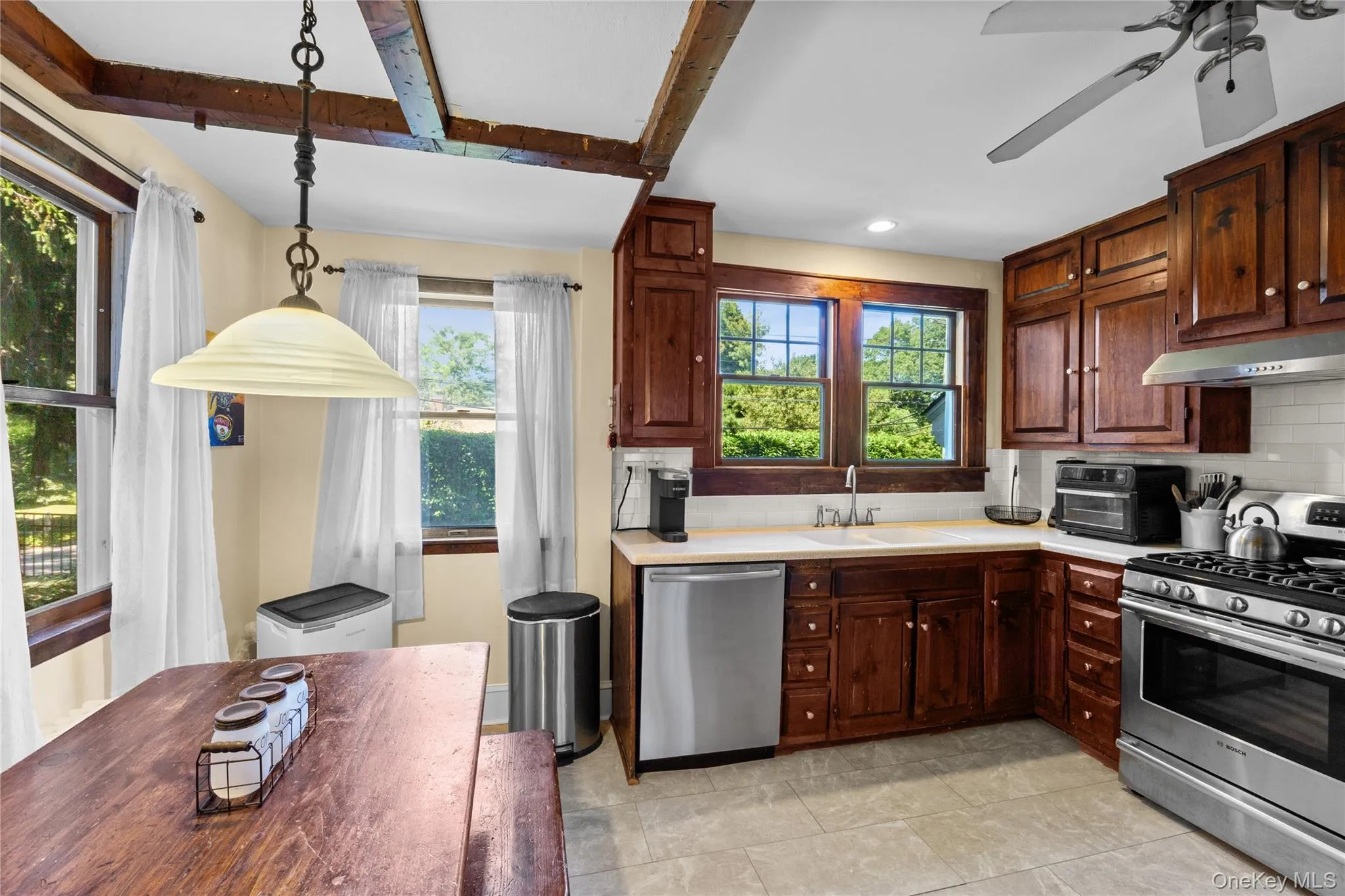 217 Soundview Road, Huntington, NY, 4 Bedrooms Bedrooms, 9 Rooms Rooms,2 BathroomsBathrooms,Residential,For Rent,Soundview,0,1014881 217 Soundview Road, Huntington, NY, 4 Bedrooms Bedrooms, 9 Rooms Rooms,2 BathroomsBathrooms,Residential,For Rent,Soundview,0,1014881