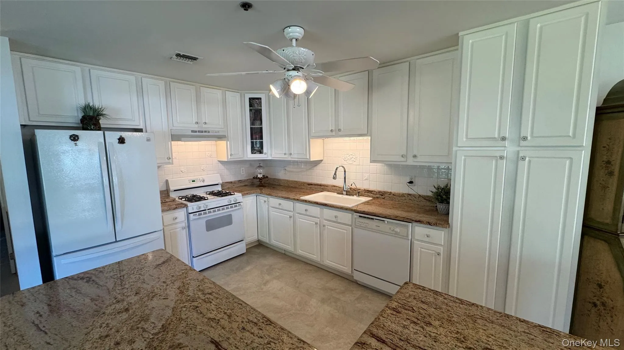 169 Captains Way, Brookhaven, NY, 1 Bedroom Bedrooms, 5 Rooms Rooms,1 BathroomBathrooms,Residential,For Rent,Captains,0,1014885 169 Captains Way, Brookhaven, NY, 1 Bedroom Bedrooms, 5 Rooms Rooms,1 BathroomBathrooms,Residential,For Rent,Captains,0,1014885