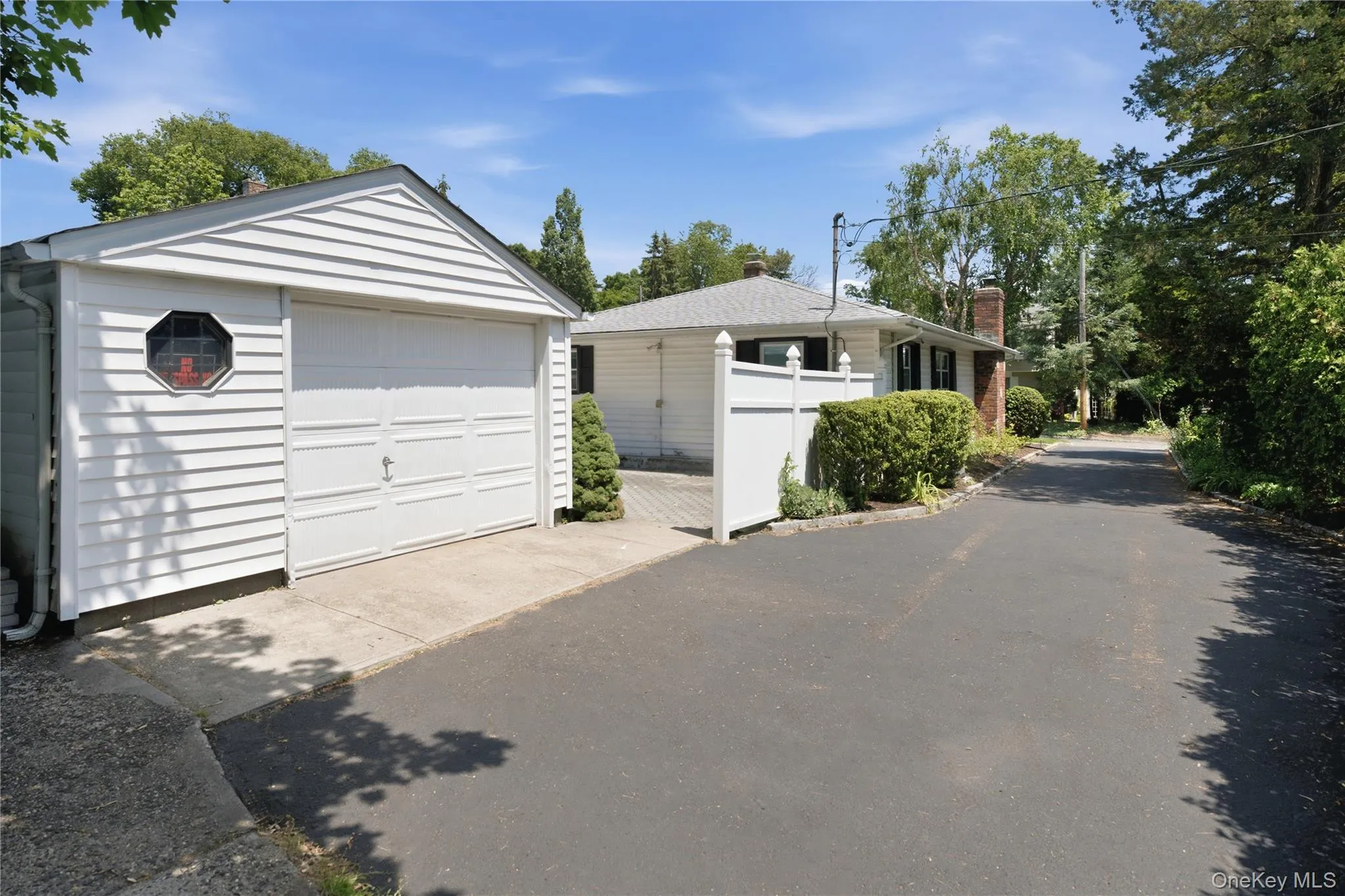 2 Hilltop Drive, Oyster Bay, NY, 4 Bedrooms Bedrooms, 8 Rooms Rooms,2 BathroomsBathrooms,Residential,For Rent,Hilltop,0,1014886 2 Hilltop Drive, Oyster Bay, NY, 4 Bedrooms Bedrooms, 8 Rooms Rooms,2 BathroomsBathrooms,Residential,For Rent,Hilltop,0,1014886